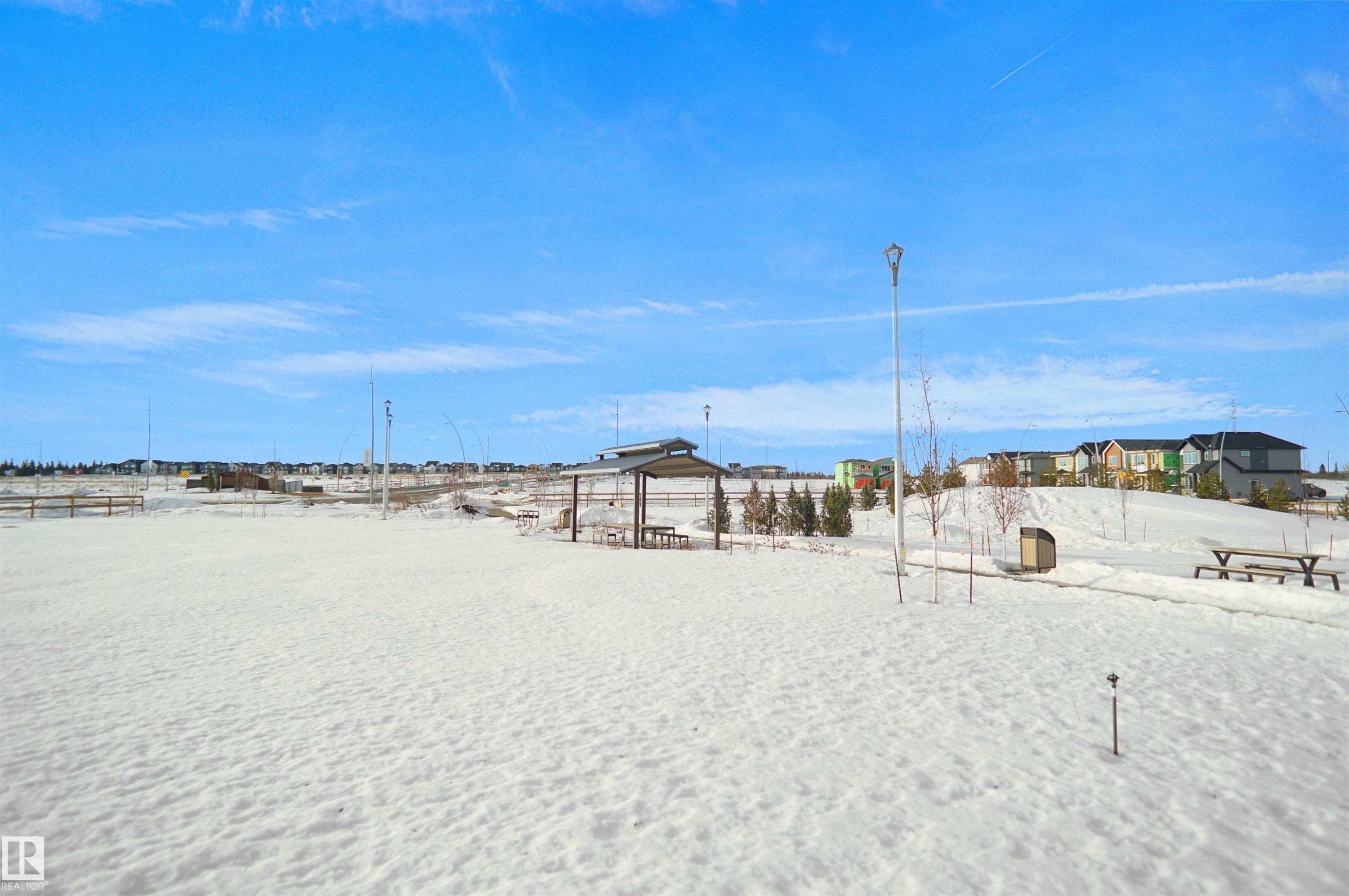 












17514 5A Street

,
Edmonton,




AB
T5Y 4E8

