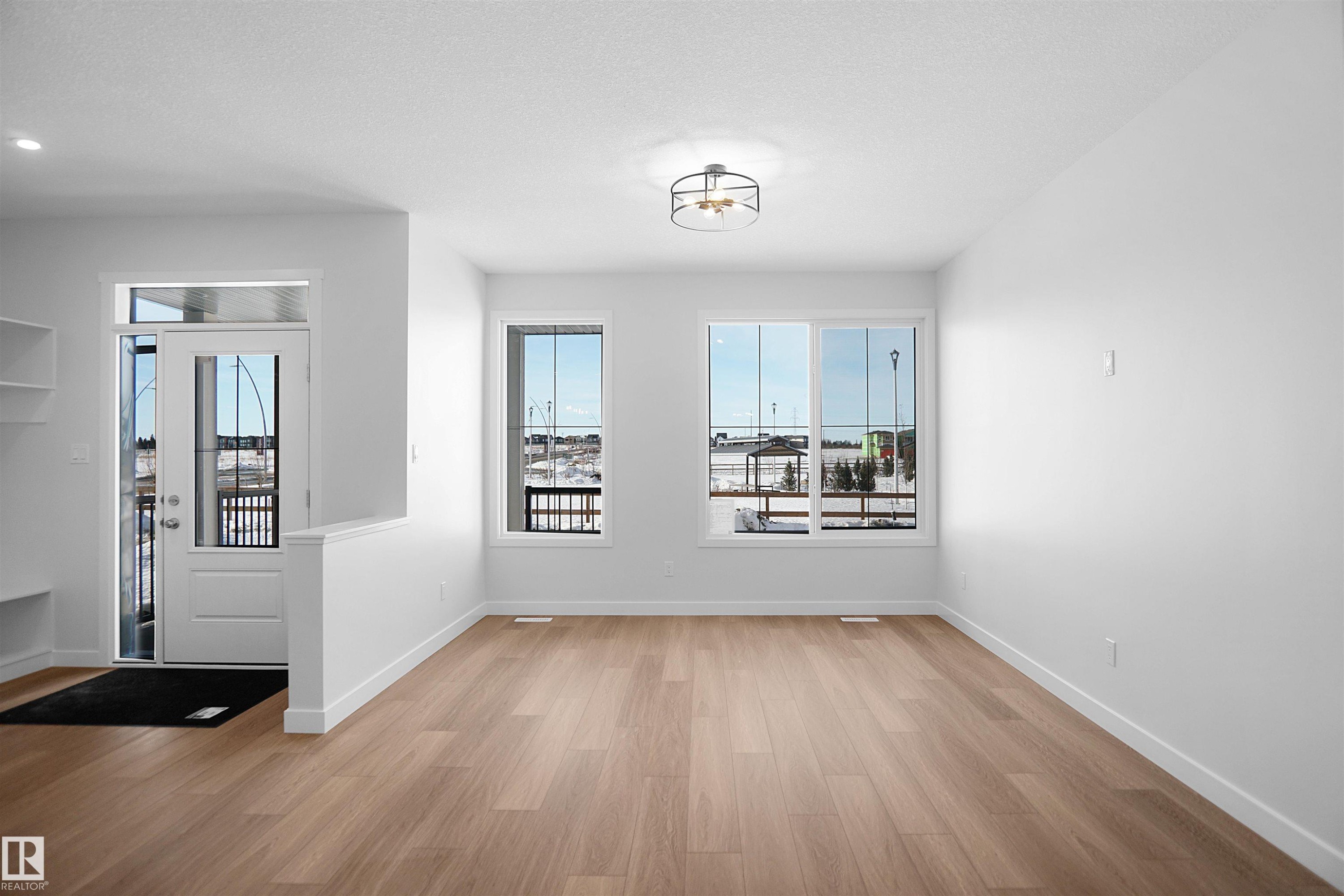 












17514 5A Street

,
Edmonton,




AB
T5Y 4E8

