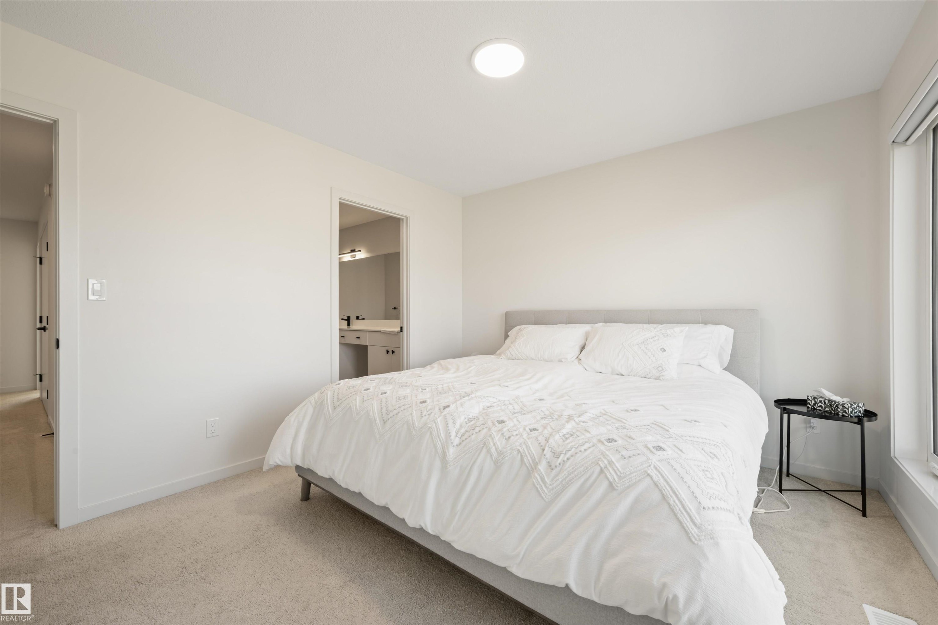 












459 39 Street

,
Edmonton,




AB
T6X 2X9

