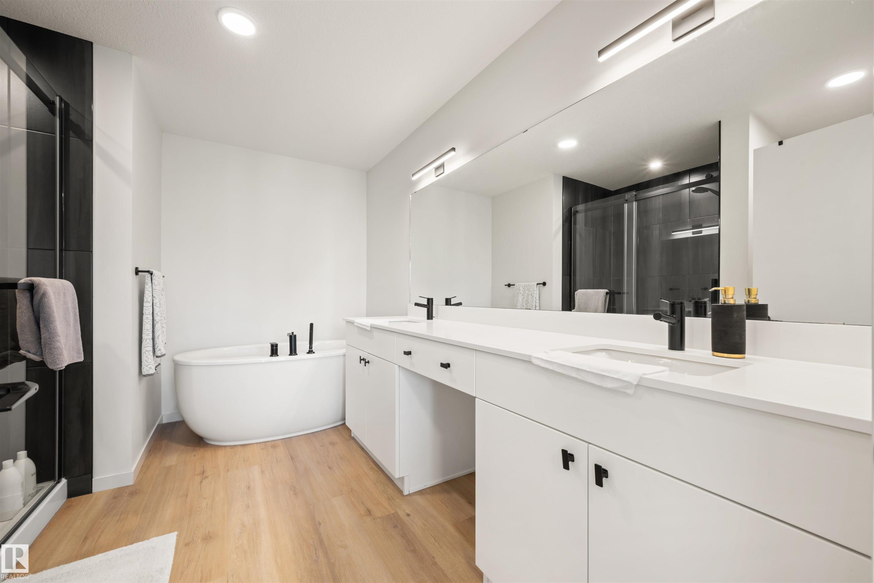 












459 39 Street

,
Edmonton,




AB
T6X 2X9

