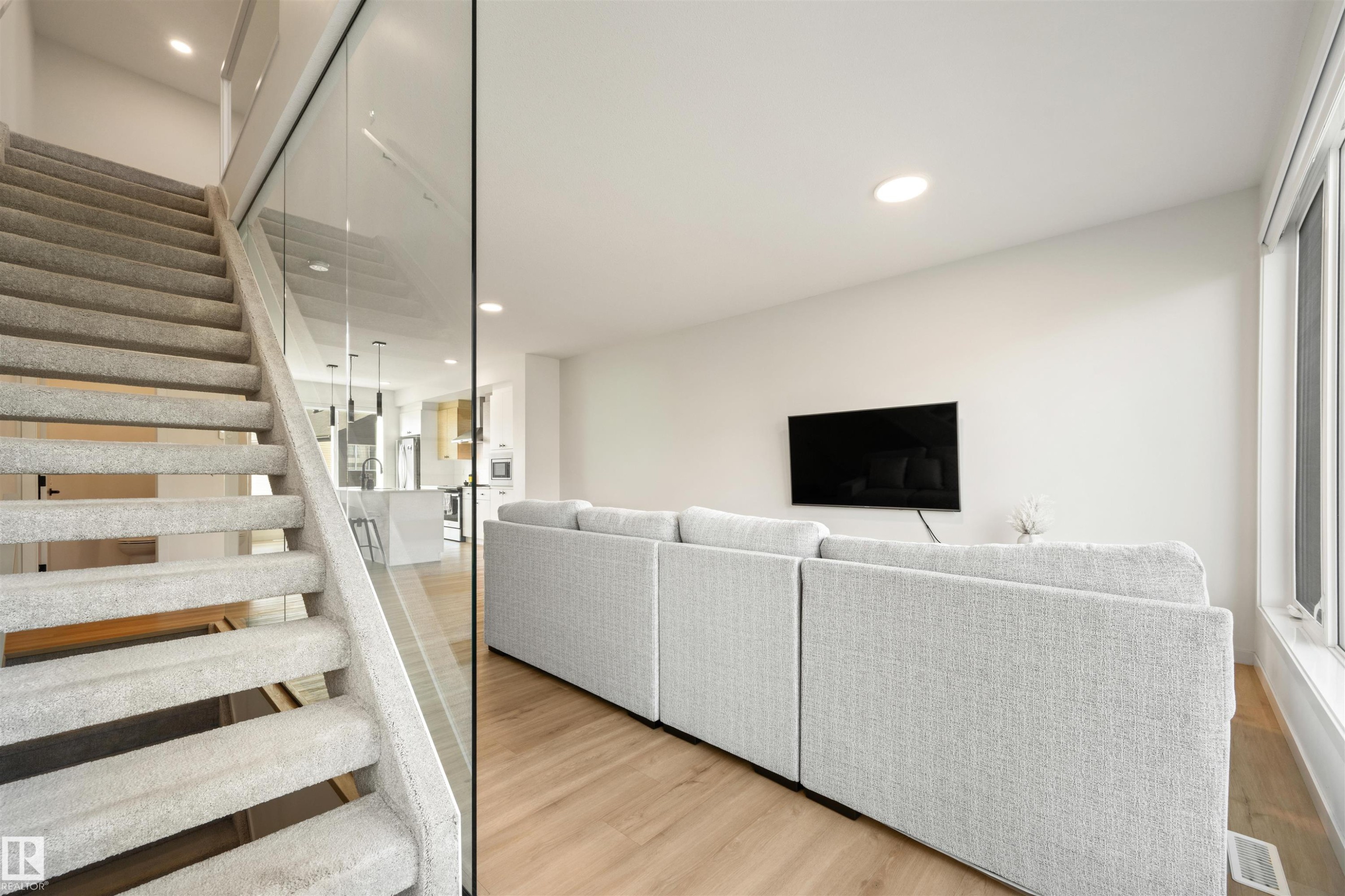 












459 39 Street

,
Edmonton,




AB
T6X 2X9

