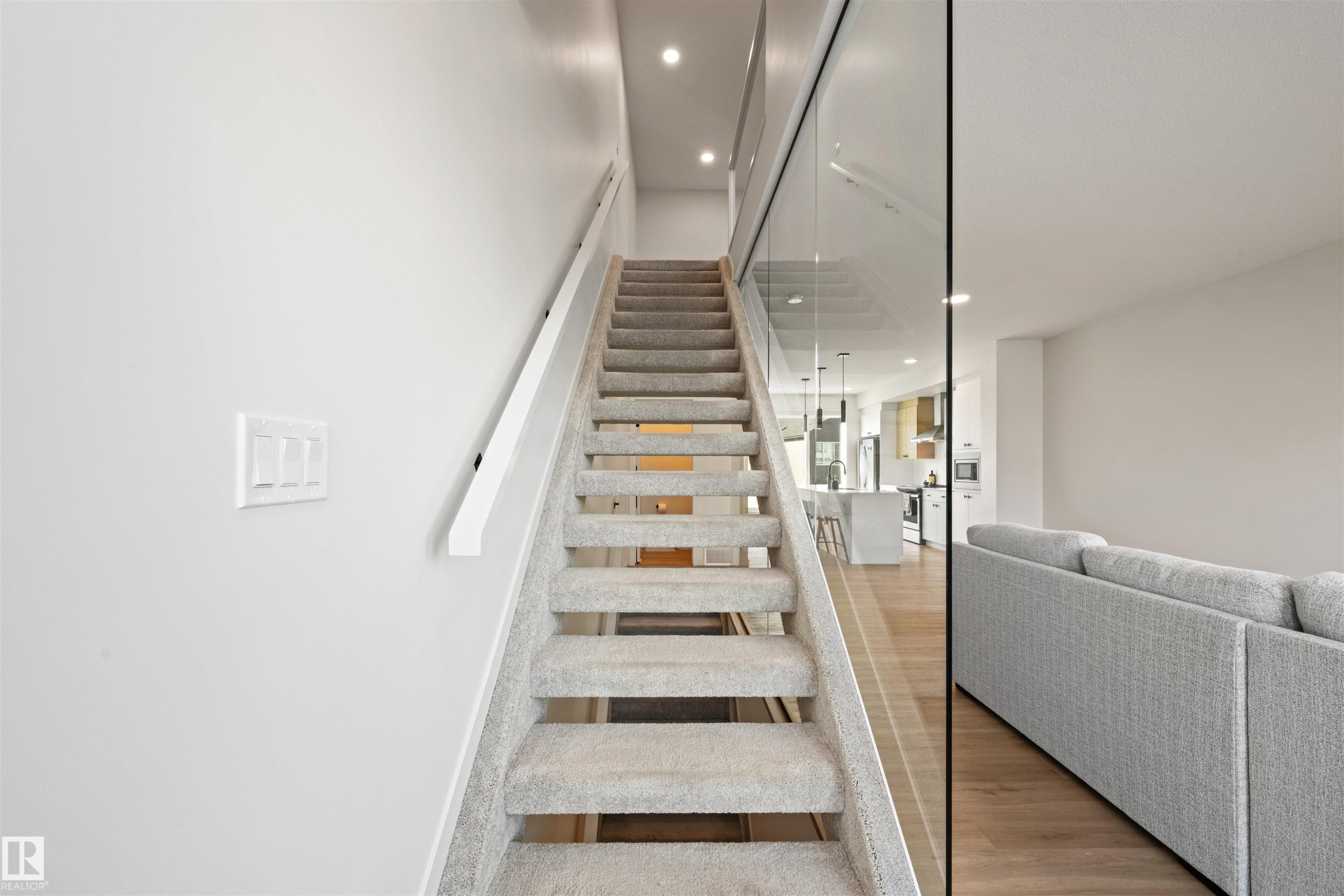 












459 39 Street

,
Edmonton,




AB
T6X 2X9

