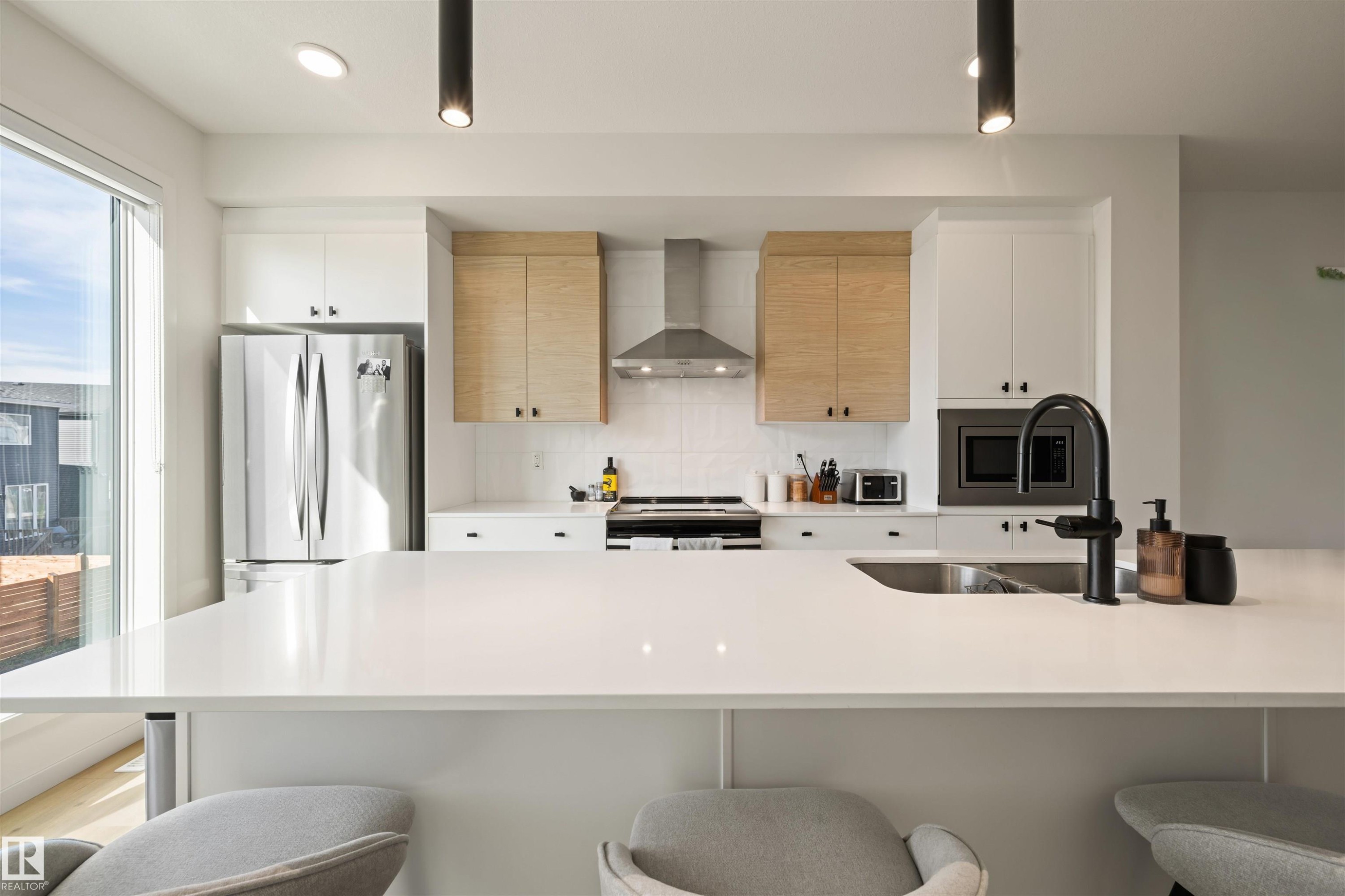 












459 39 Street

,
Edmonton,




AB
T6X 2X9

