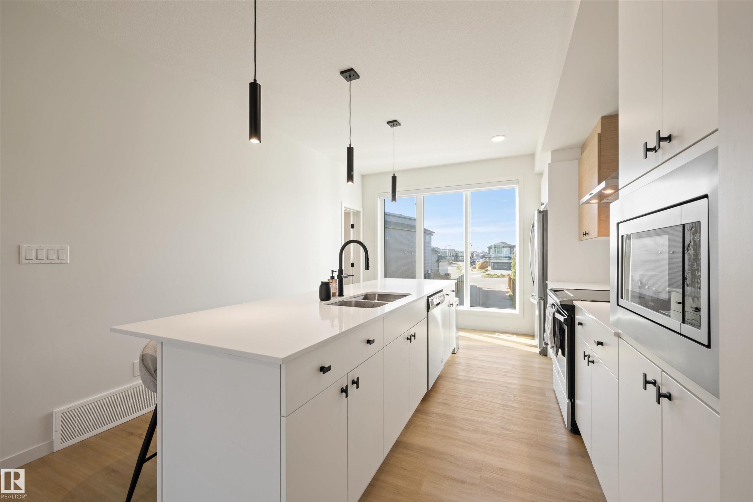 












459 39 Street

,
Edmonton,




AB
T6X 2X9

