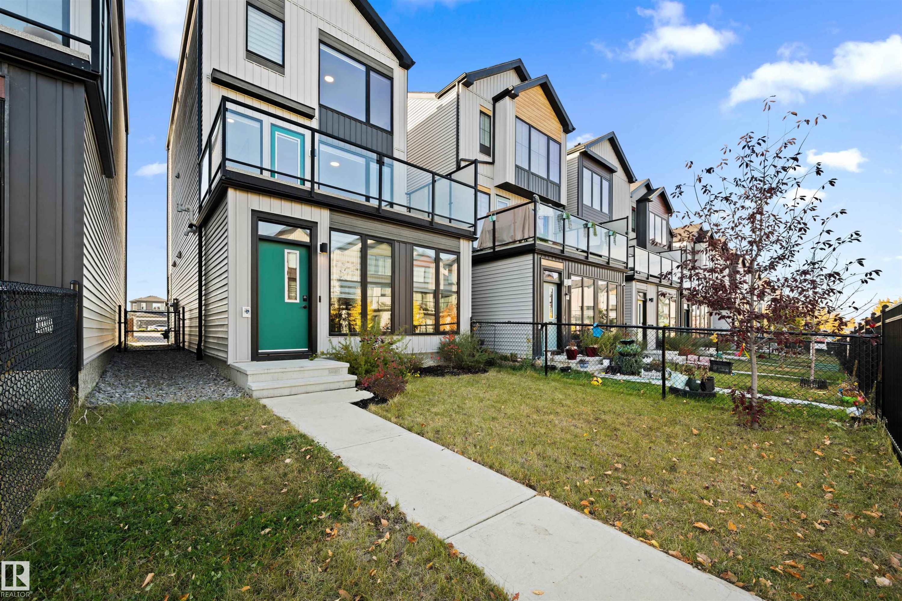 












459 39 Street

,
Edmonton,




AB
T6X 2X9

