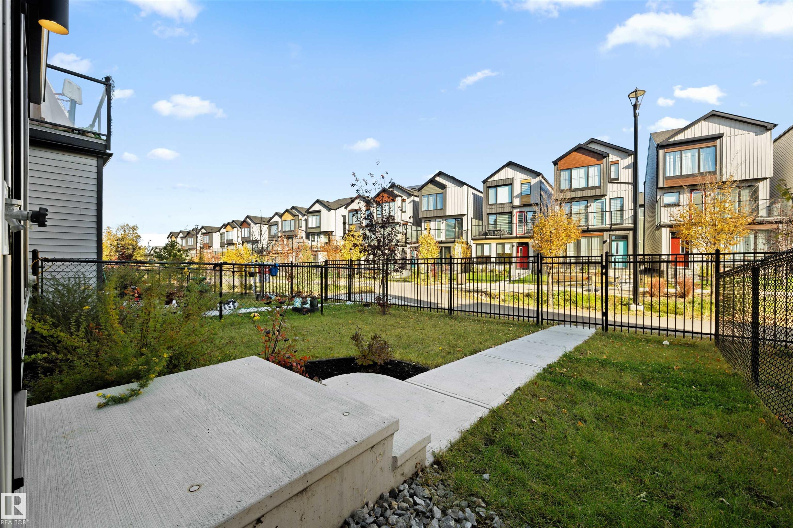 












459 39 Street

,
Edmonton,




AB
T6X 2X9

