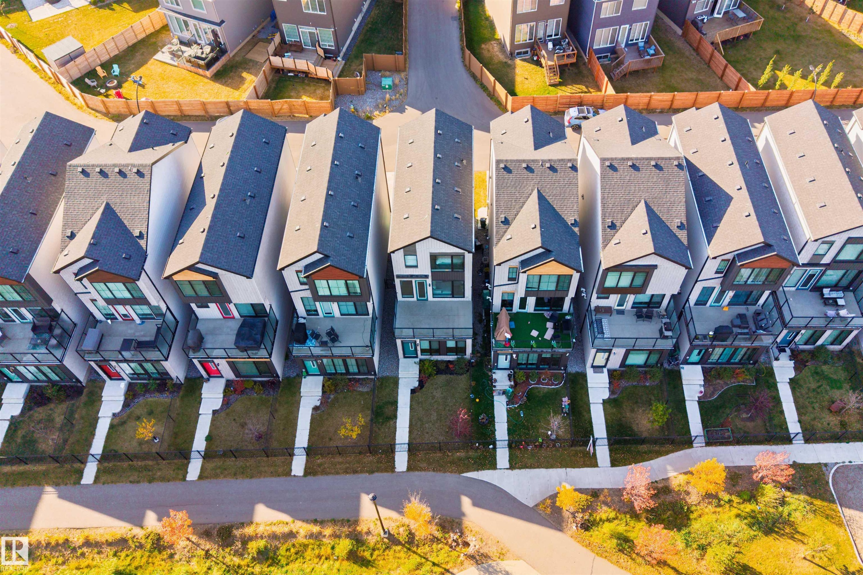 












459 39 Street

,
Edmonton,




AB
T6X 2X9

