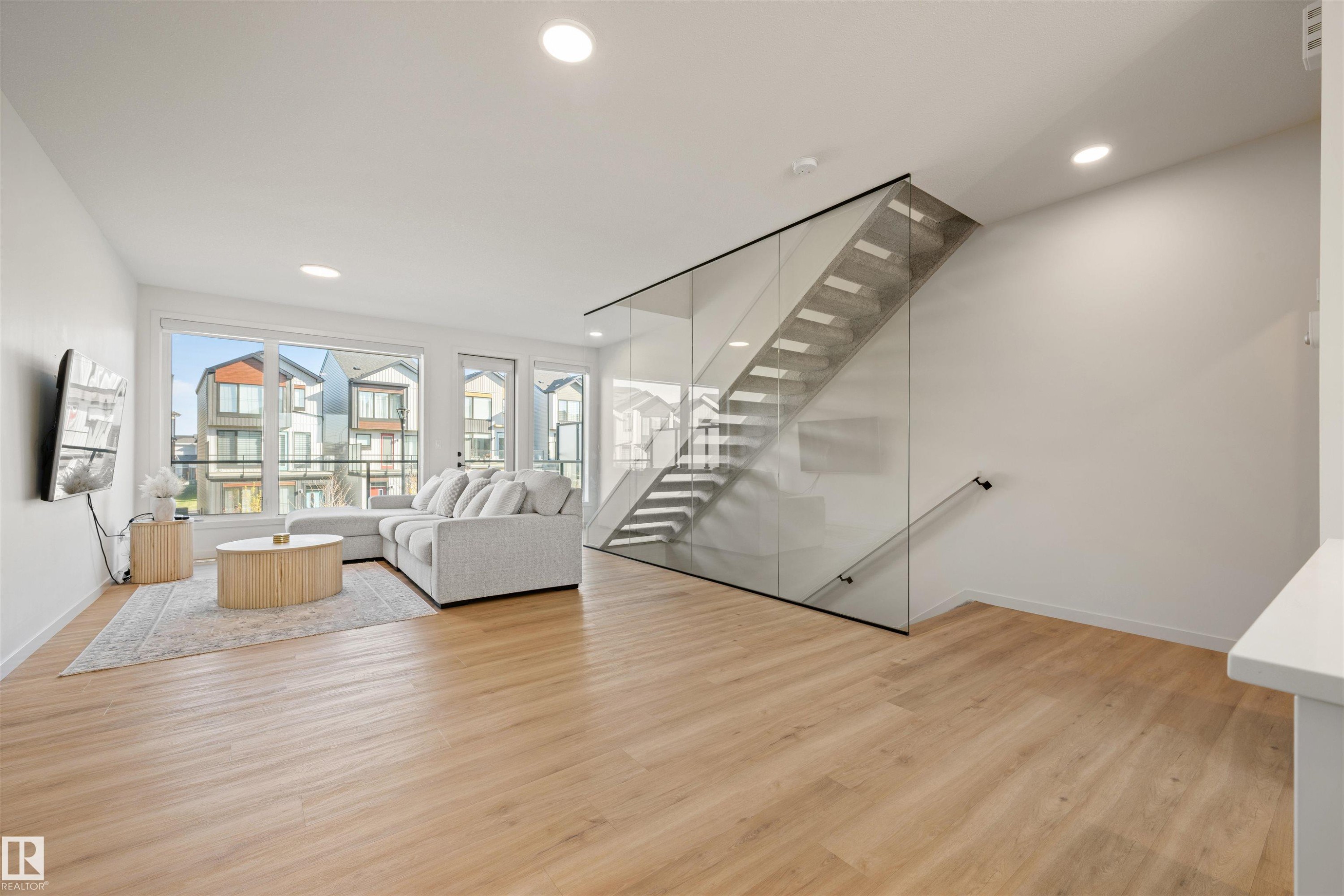 












459 39 Street

,
Edmonton,




AB
T6X 2X9

