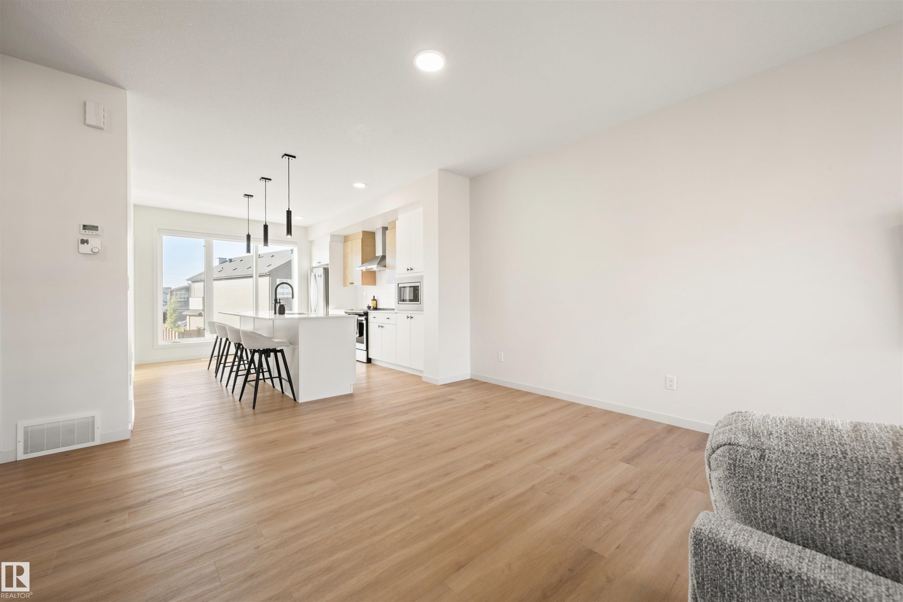 












459 39 Street

,
Edmonton,




AB
T6X 2X9

