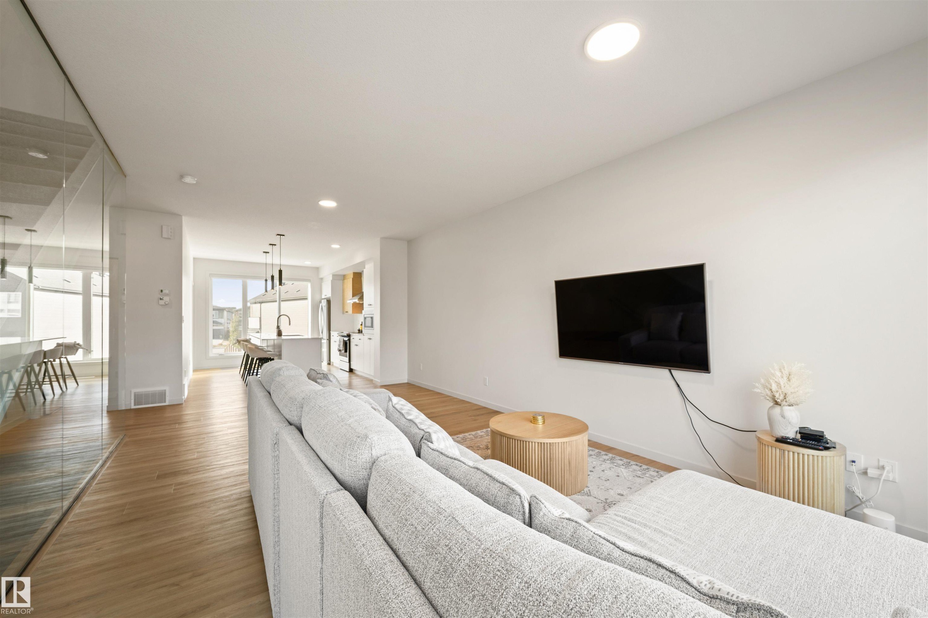 












459 39 Street

,
Edmonton,




AB
T6X 2X9

