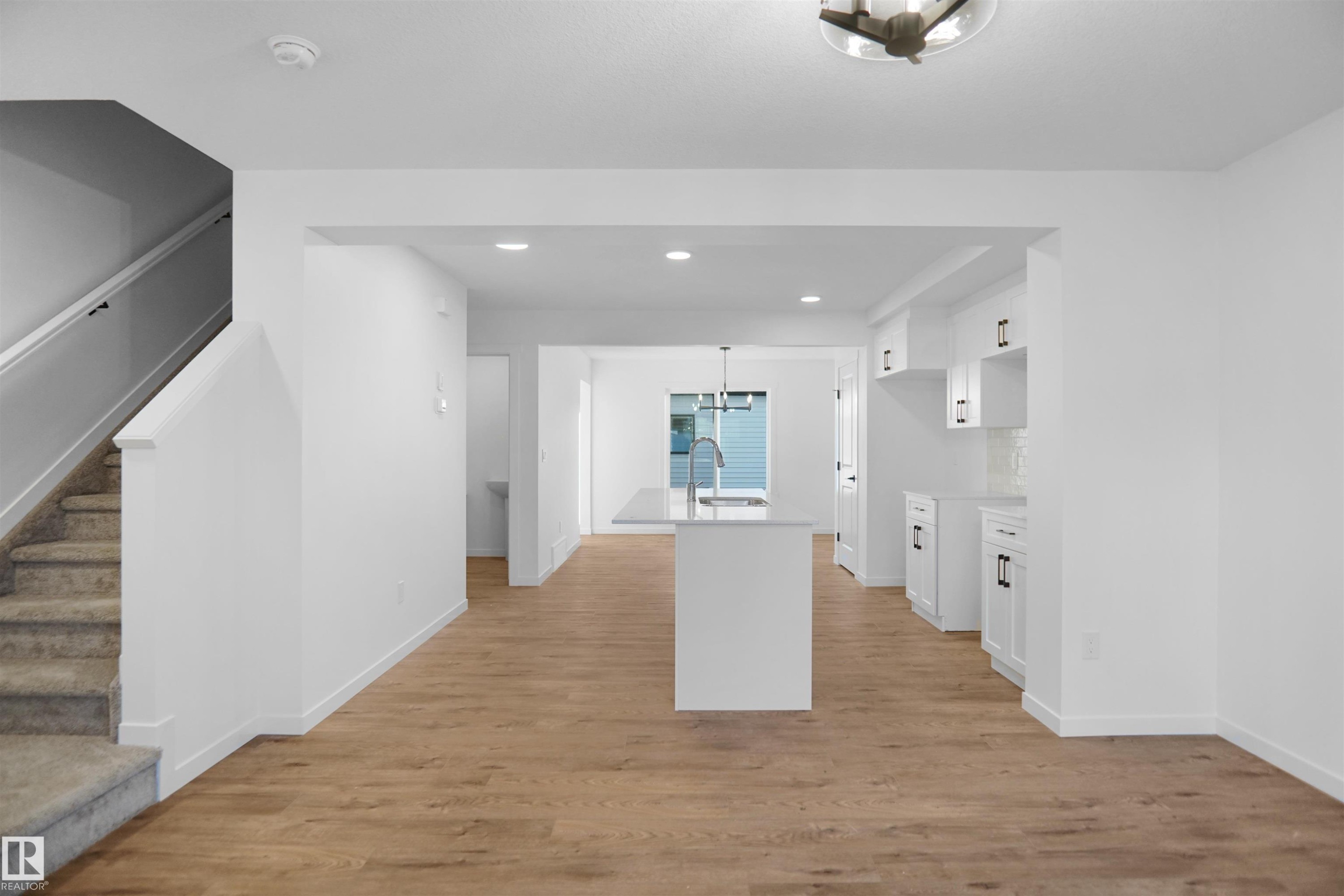 












244 Savoy Crescent

,
Sherwood Park,




AB
T8H 0Z5

