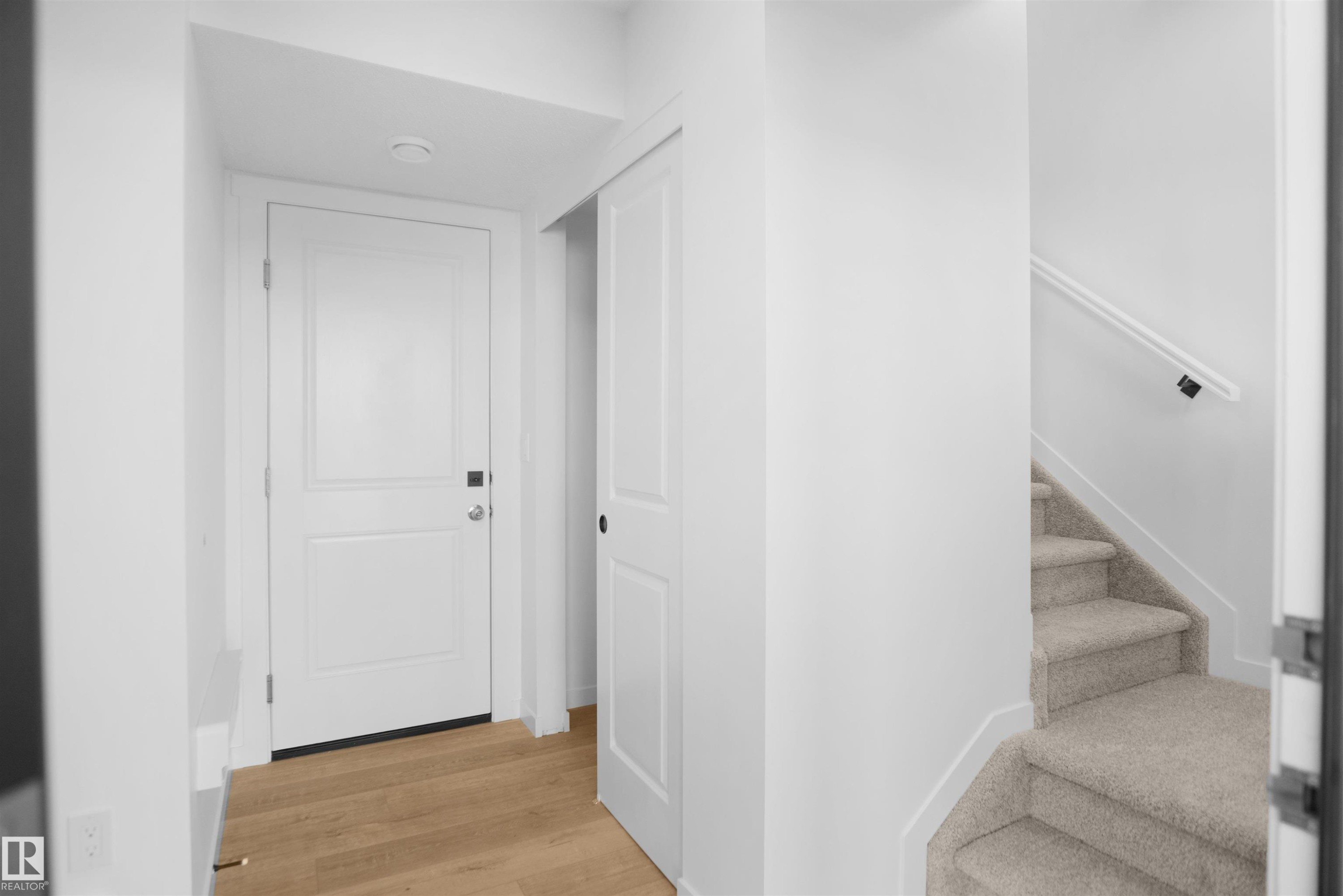 












4189 Kinglet Drive

,
Edmonton,




AB
T5S 0N8

