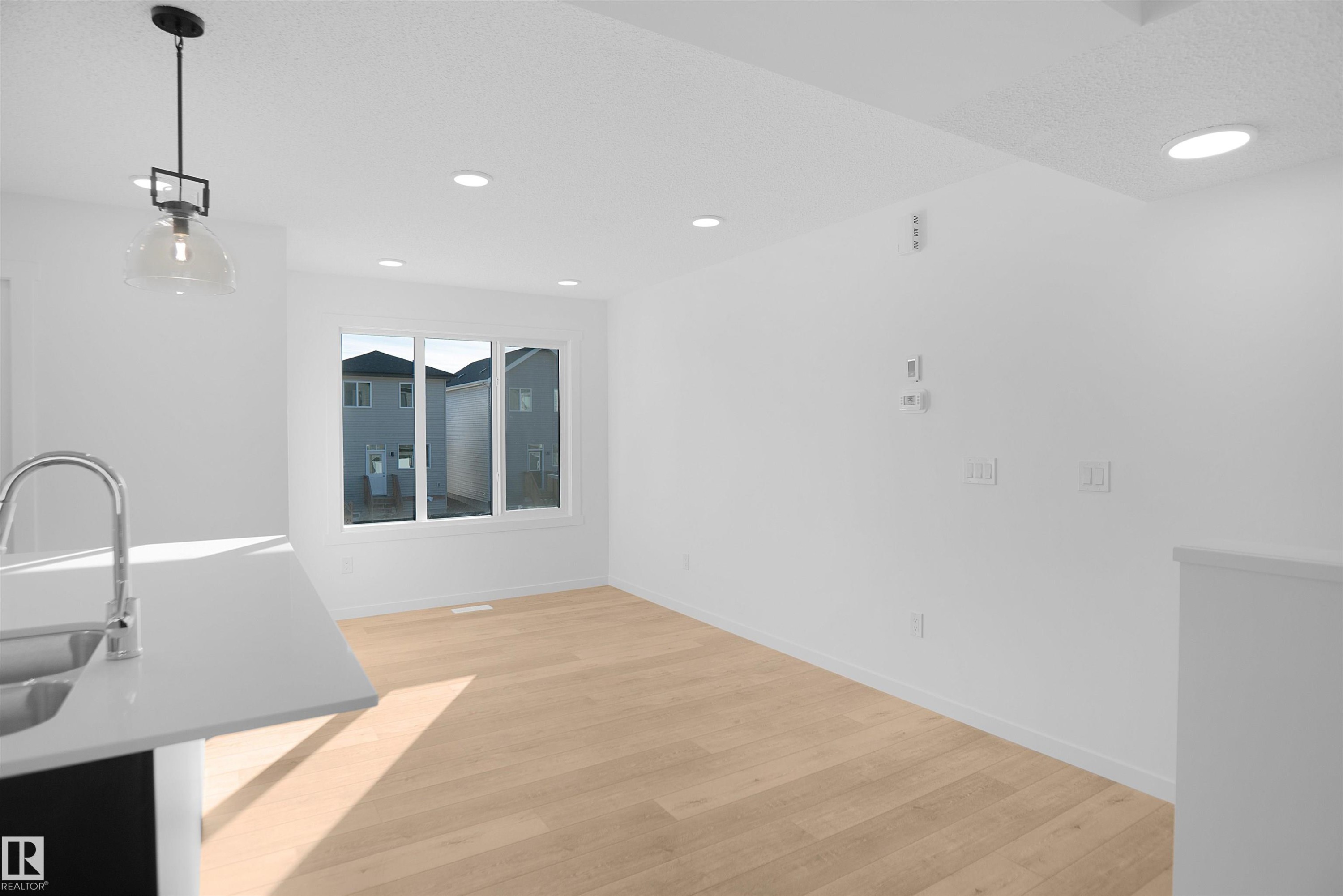 












4189 Kinglet Drive

,
Edmonton,




AB
T5S 0N8

