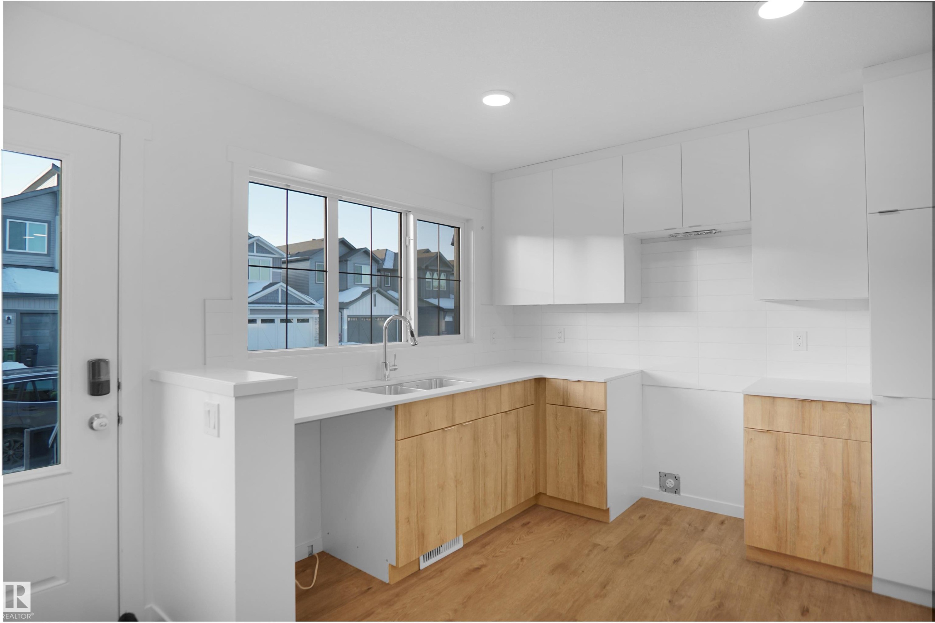 












2107 210 Street

,
Edmonton,




AB
T5S 0T1

