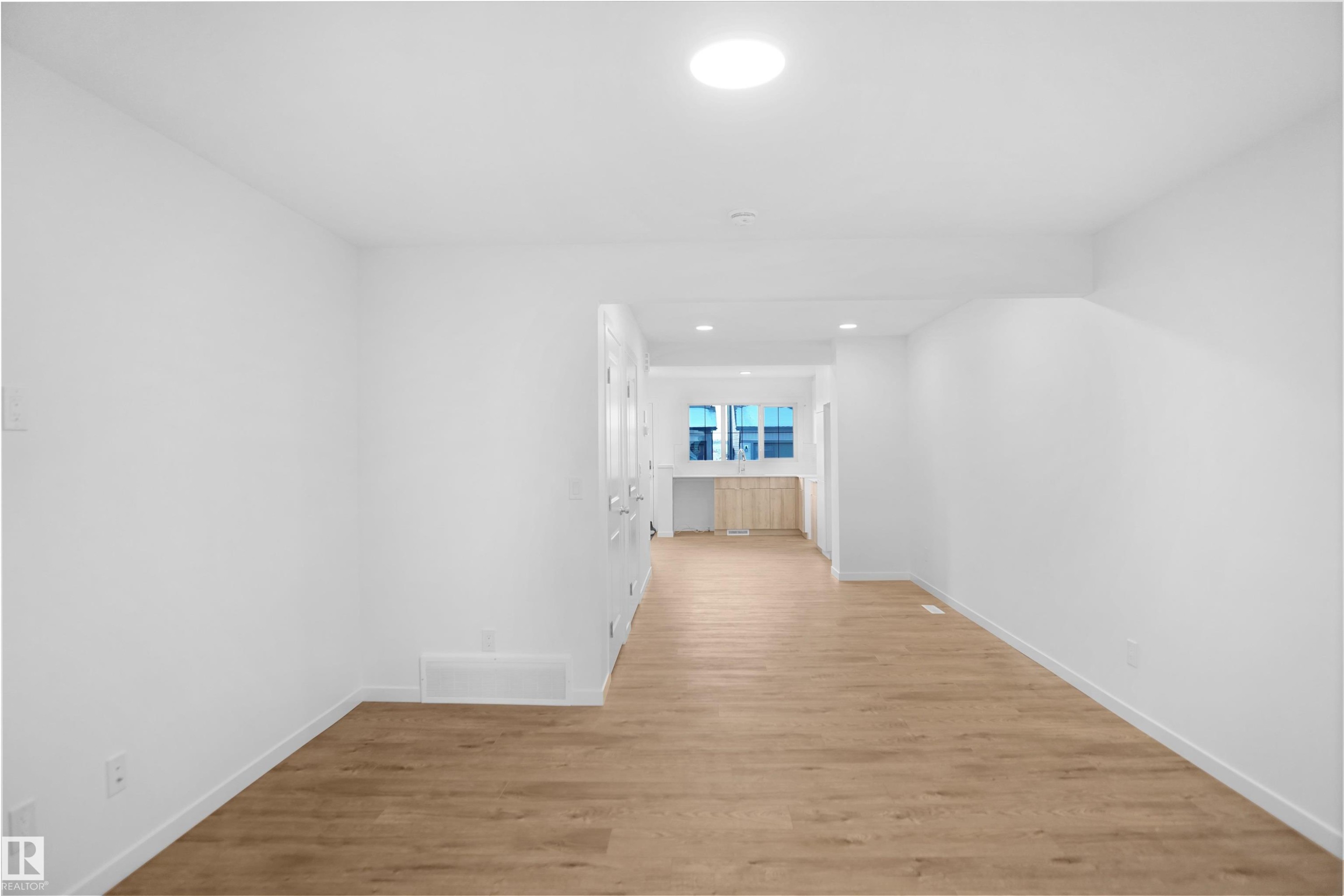 












2107 210 Street

,
Edmonton,




AB
T5S 0T1

