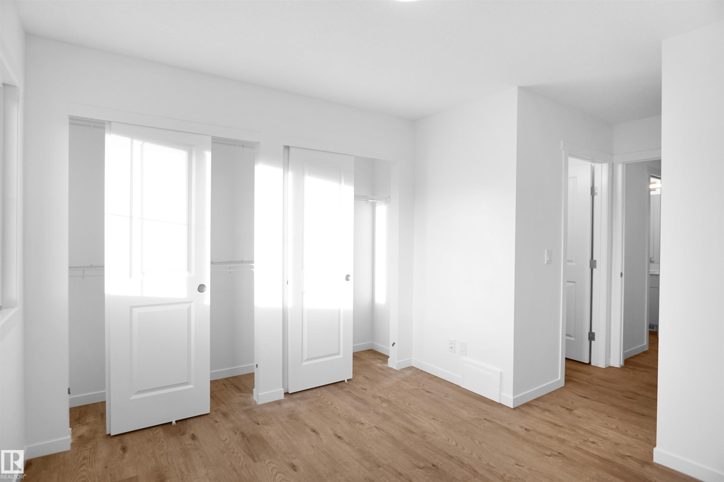 












2107 210 Street

,
Edmonton,




AB
T5S 0T1

