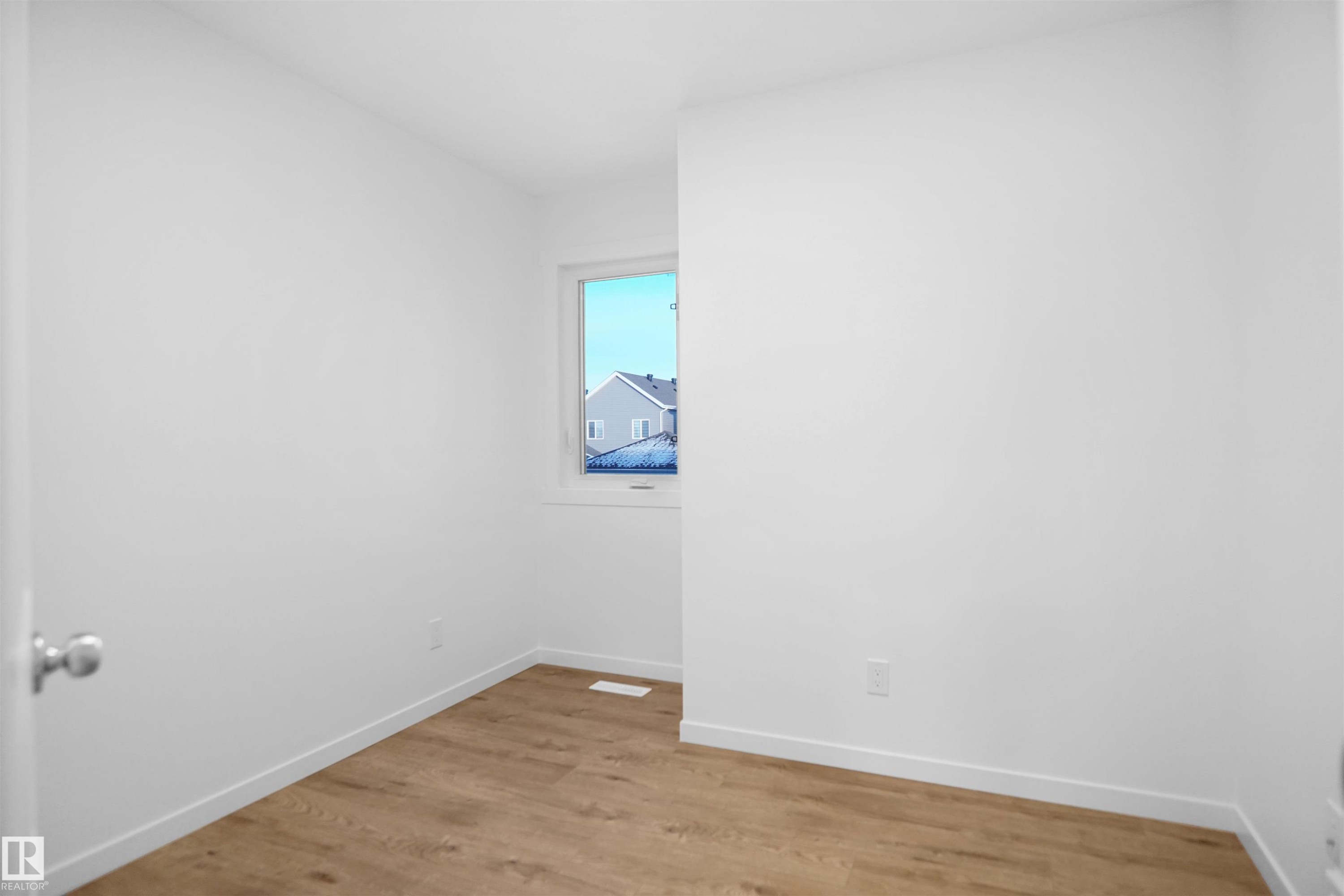 












2107 210 Street

,
Edmonton,




AB
T5S 0T1

