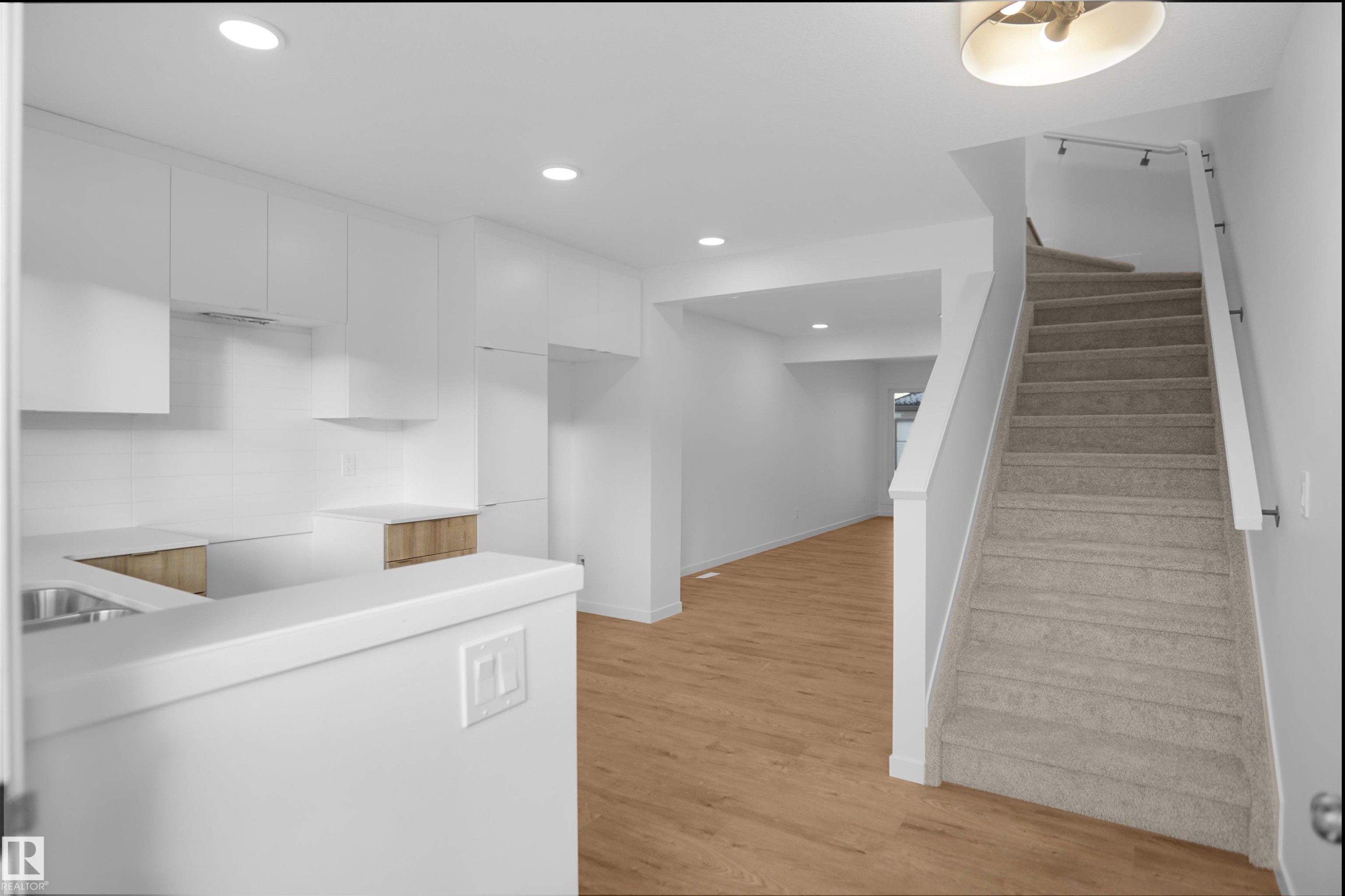 












2107 210 Street

,
Edmonton,




AB
T5S 0T1

