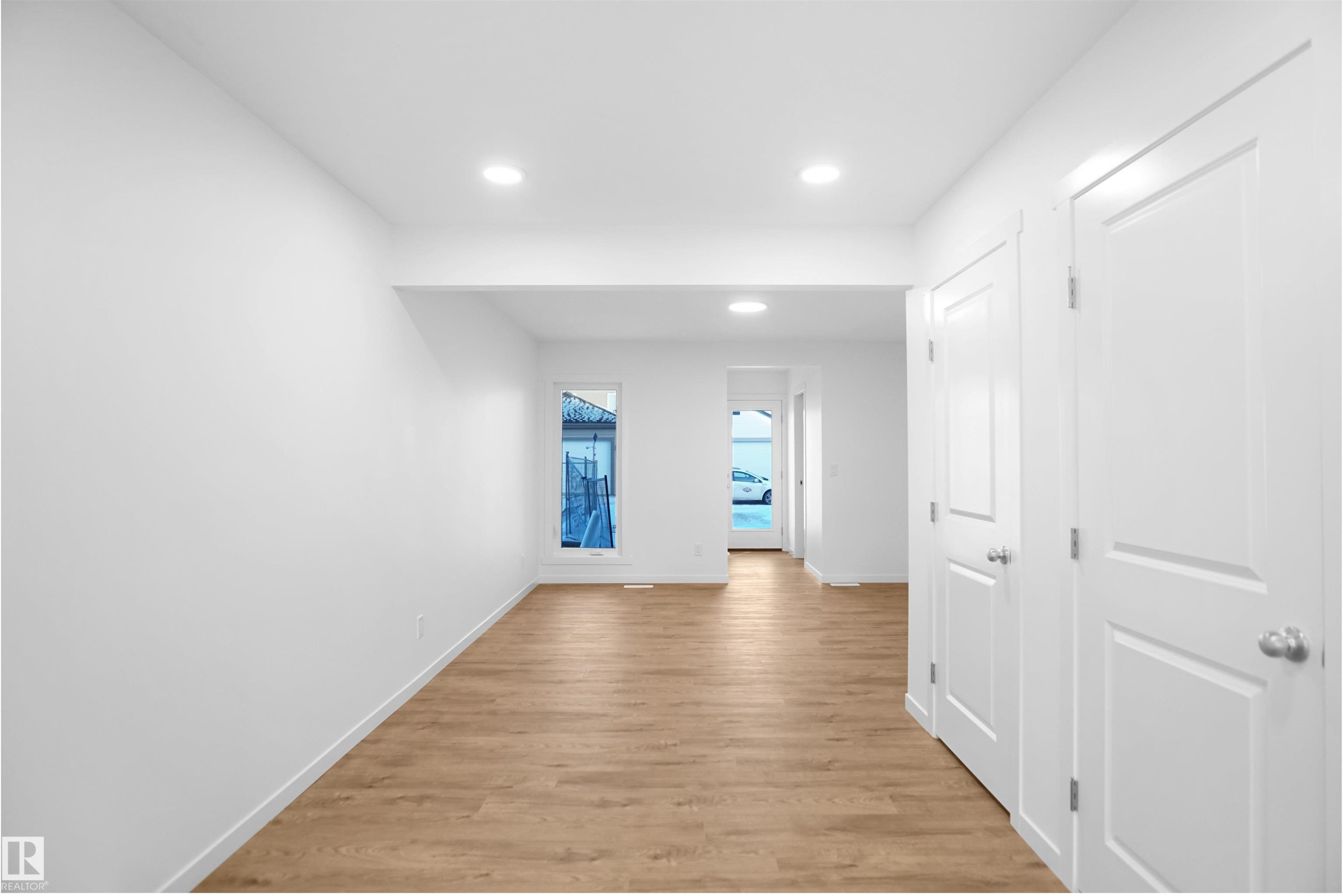 












2107 210 Street

,
Edmonton,




AB
T5S 0T1

