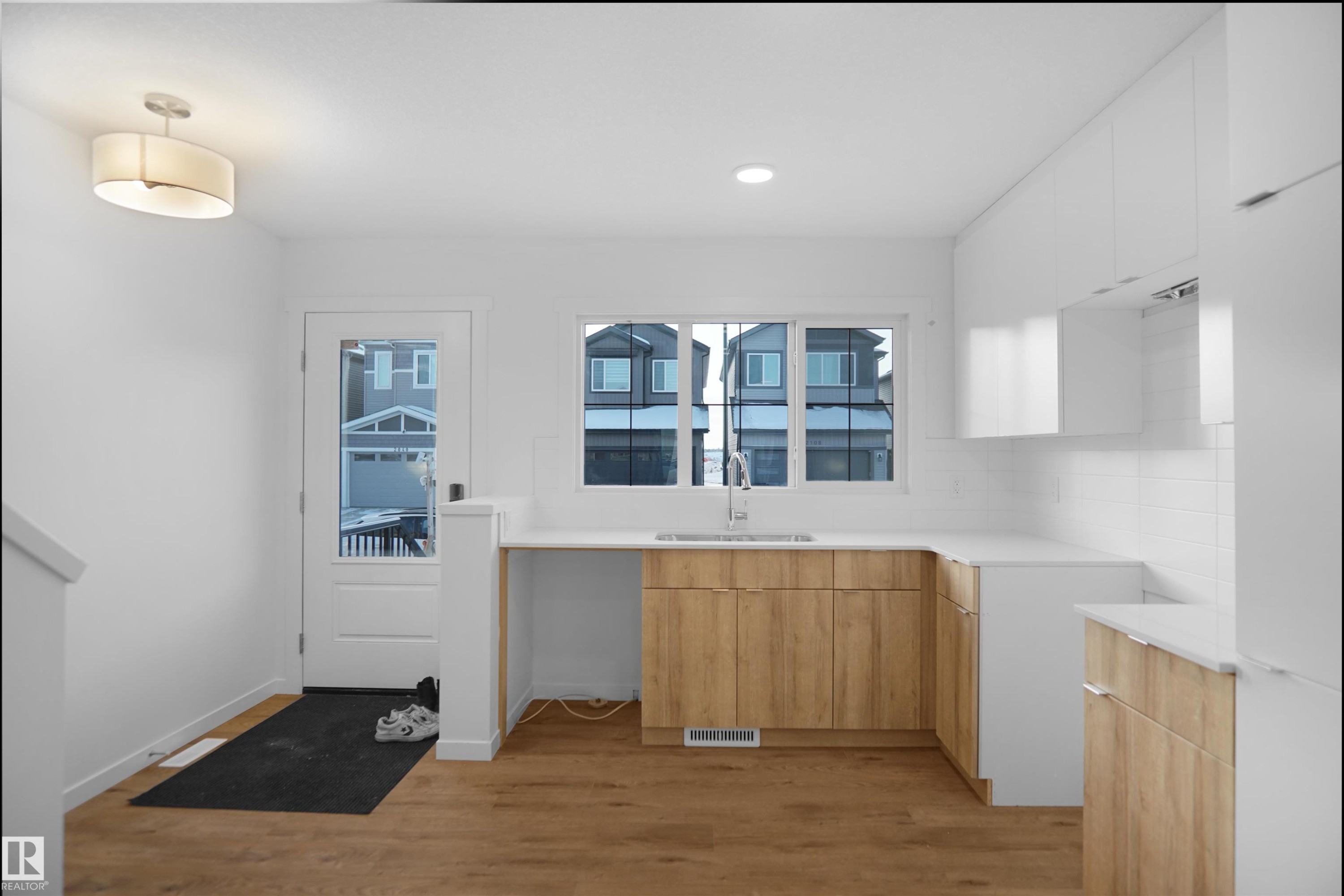 












2107 210 Street

,
Edmonton,




AB
T5S 0T1

