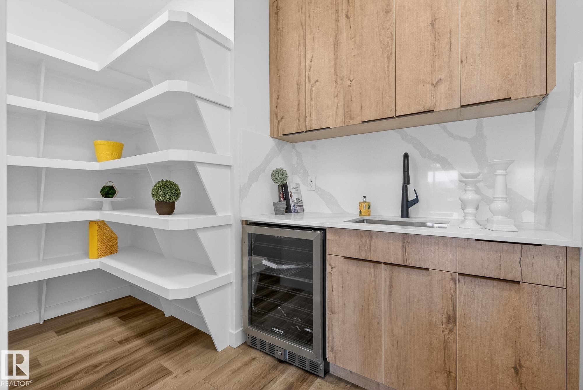 












6 ELDRIDGE Point(e)

,
St. Albert,




AB
T8N 8C3

