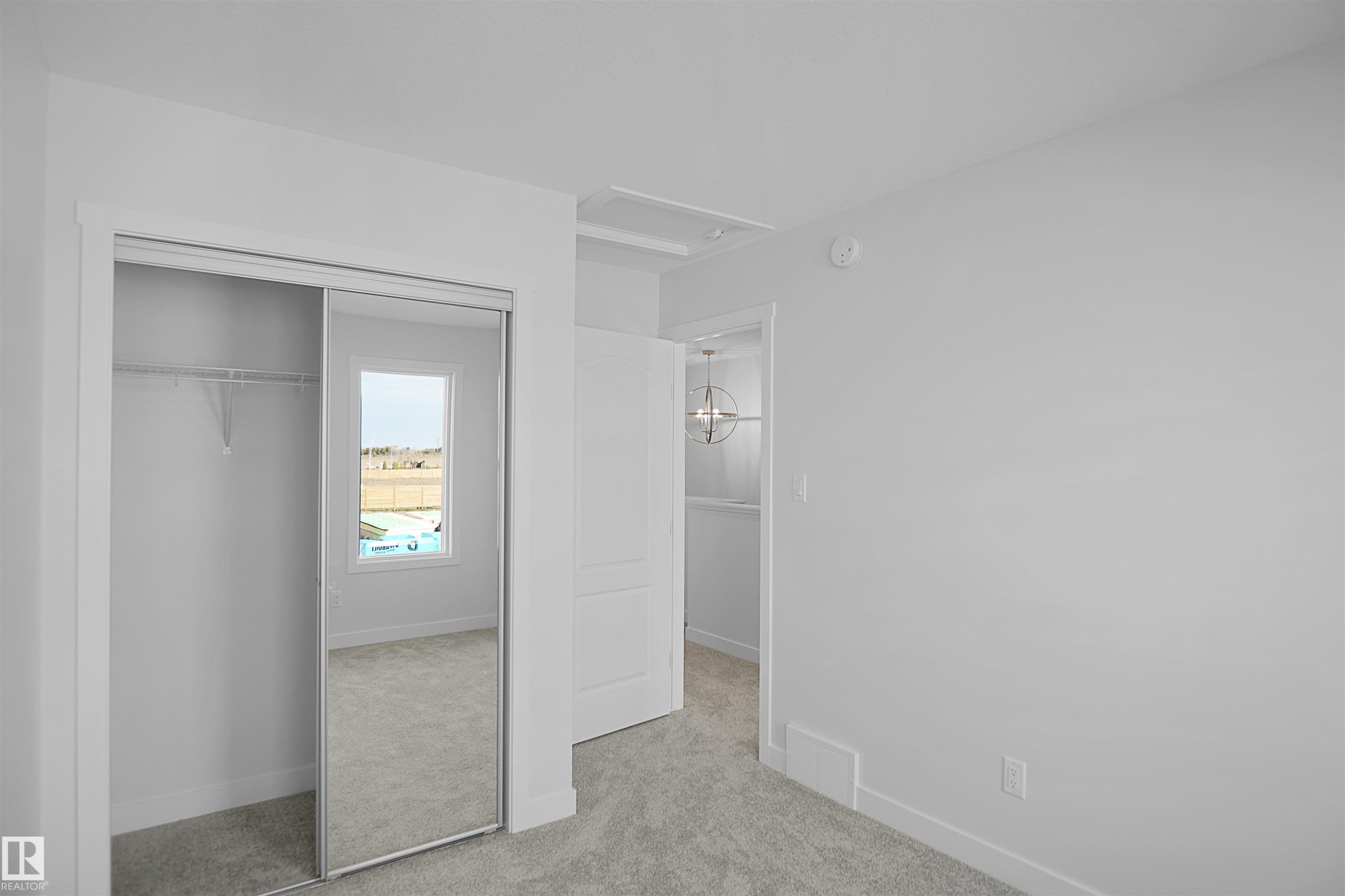 












18160 74 Street

,
Edmonton,




AB
T5Z 0V4

