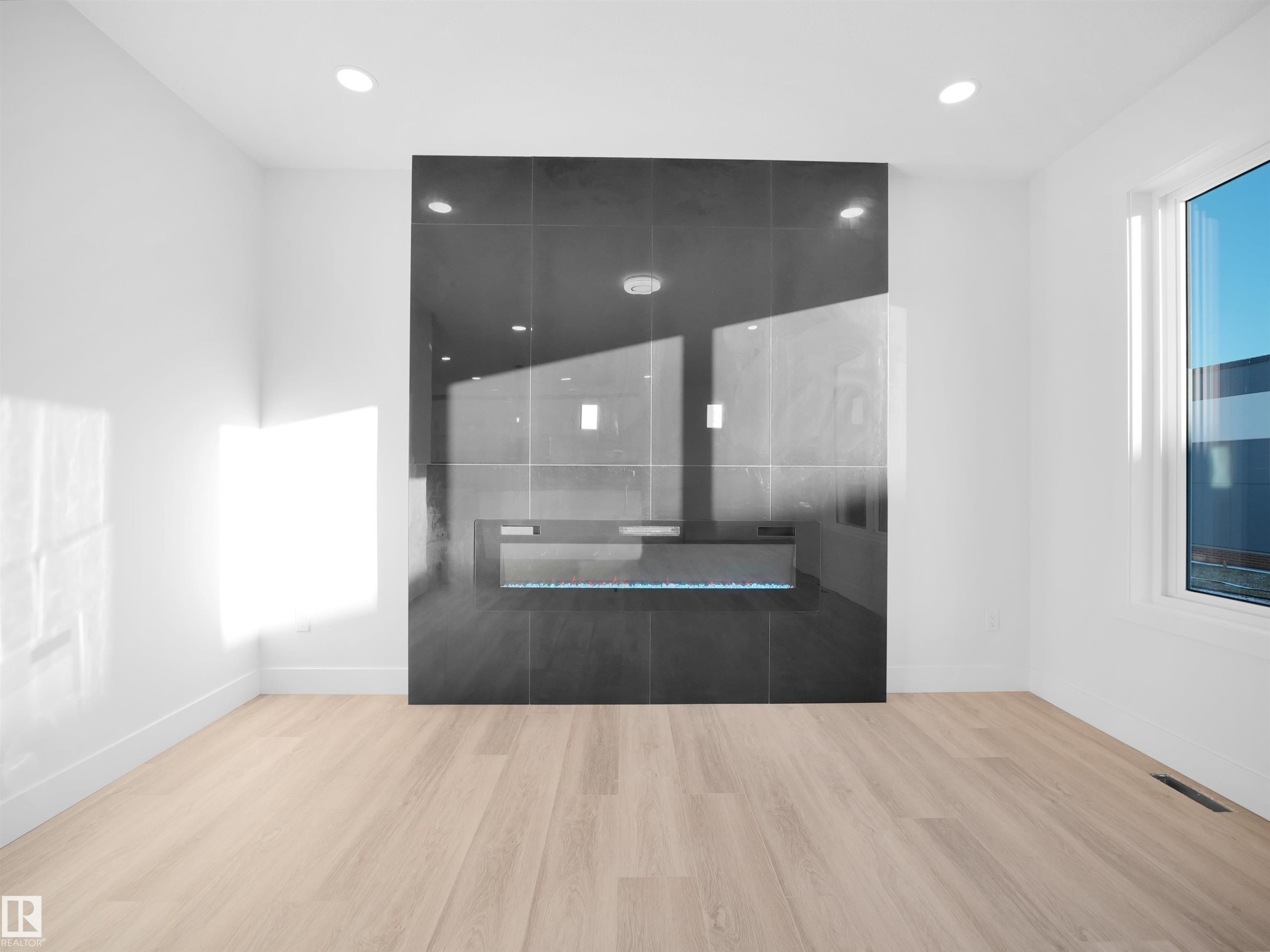 












6907 169 Avenue

,
Edmonton,




AB
T5Z 0H2

