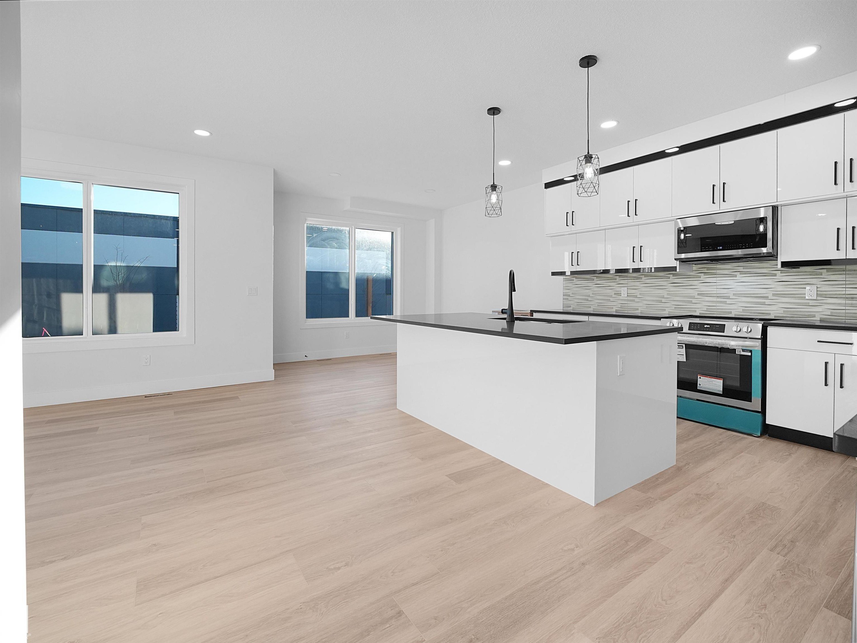 












6907 169 Avenue

,
Edmonton,




AB
T5Z 0H2

