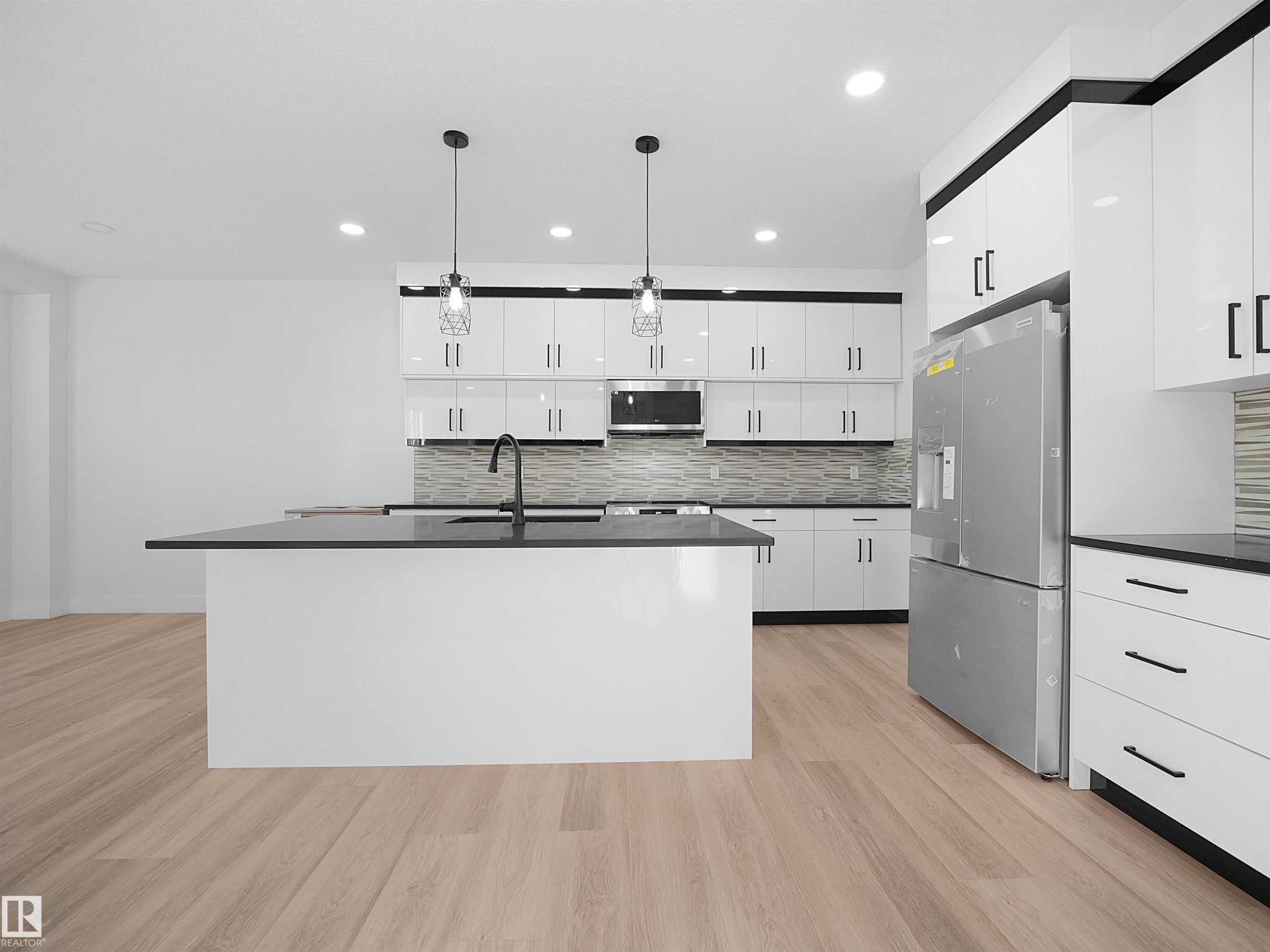 












6907 169 Avenue

,
Edmonton,




AB
T5Z 0H2

