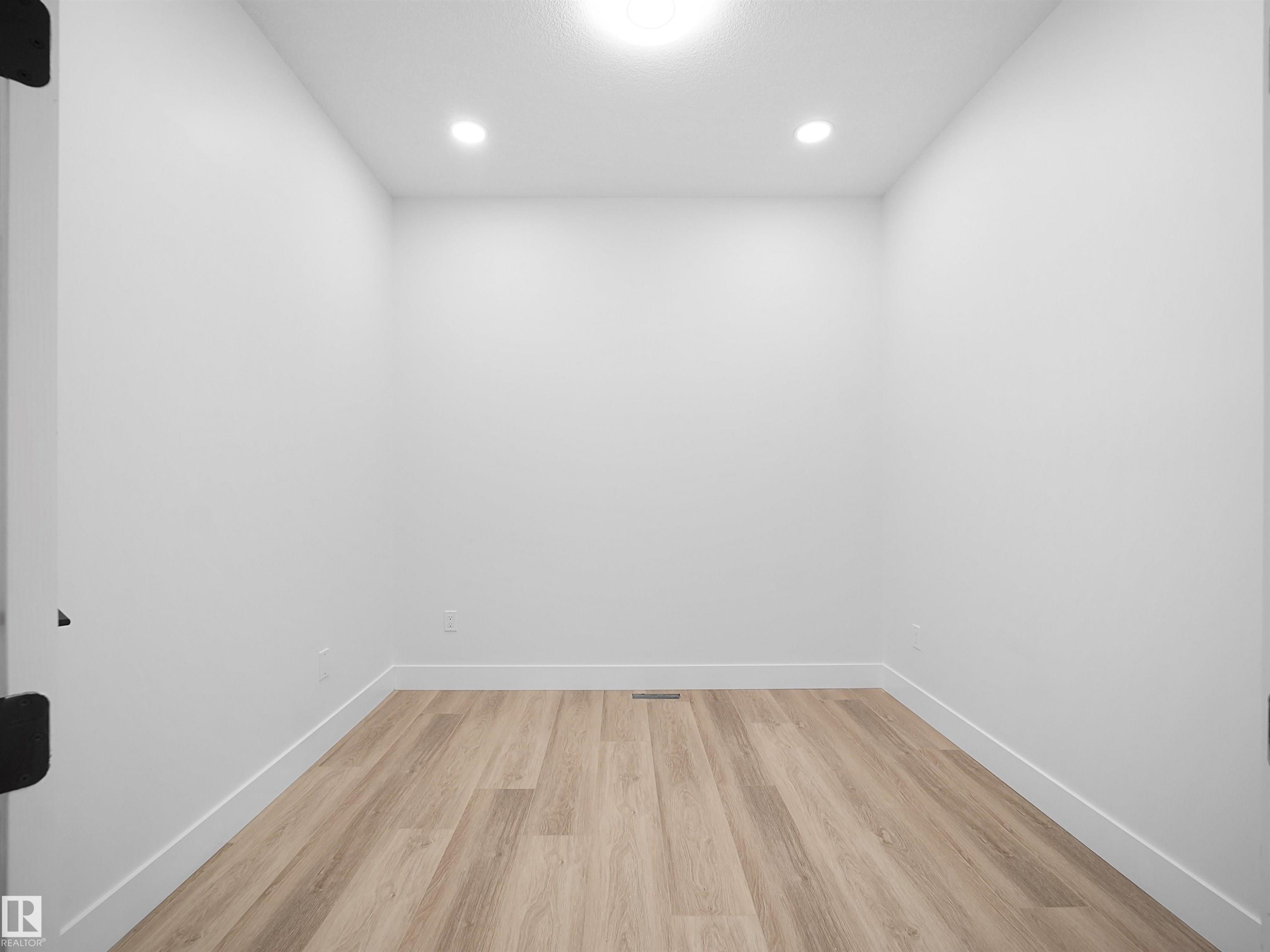 












6907 169 Avenue

,
Edmonton,




AB
T5Z 0H2

