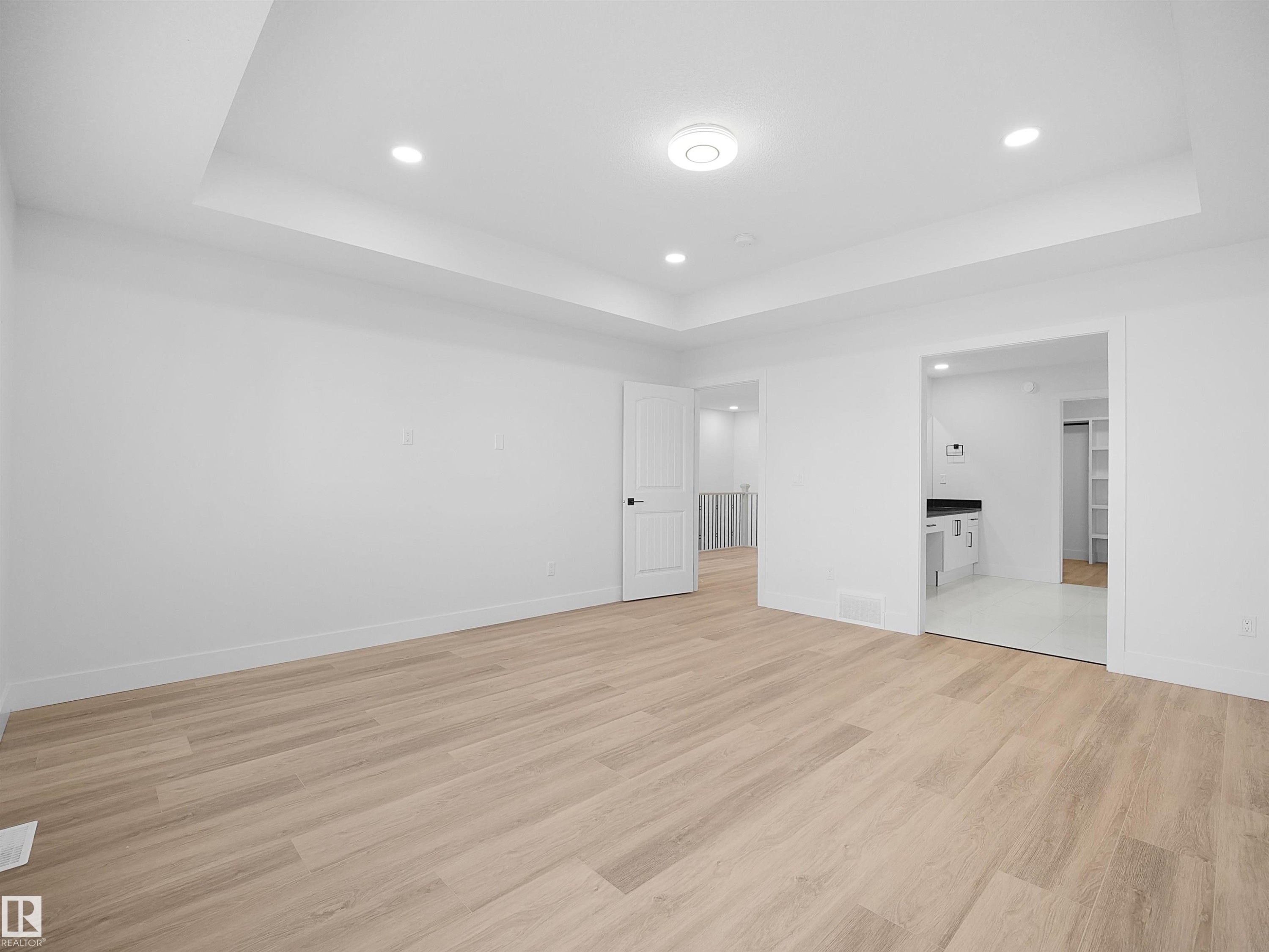 












6907 169 Avenue

,
Edmonton,




AB
T5Z 0H2

