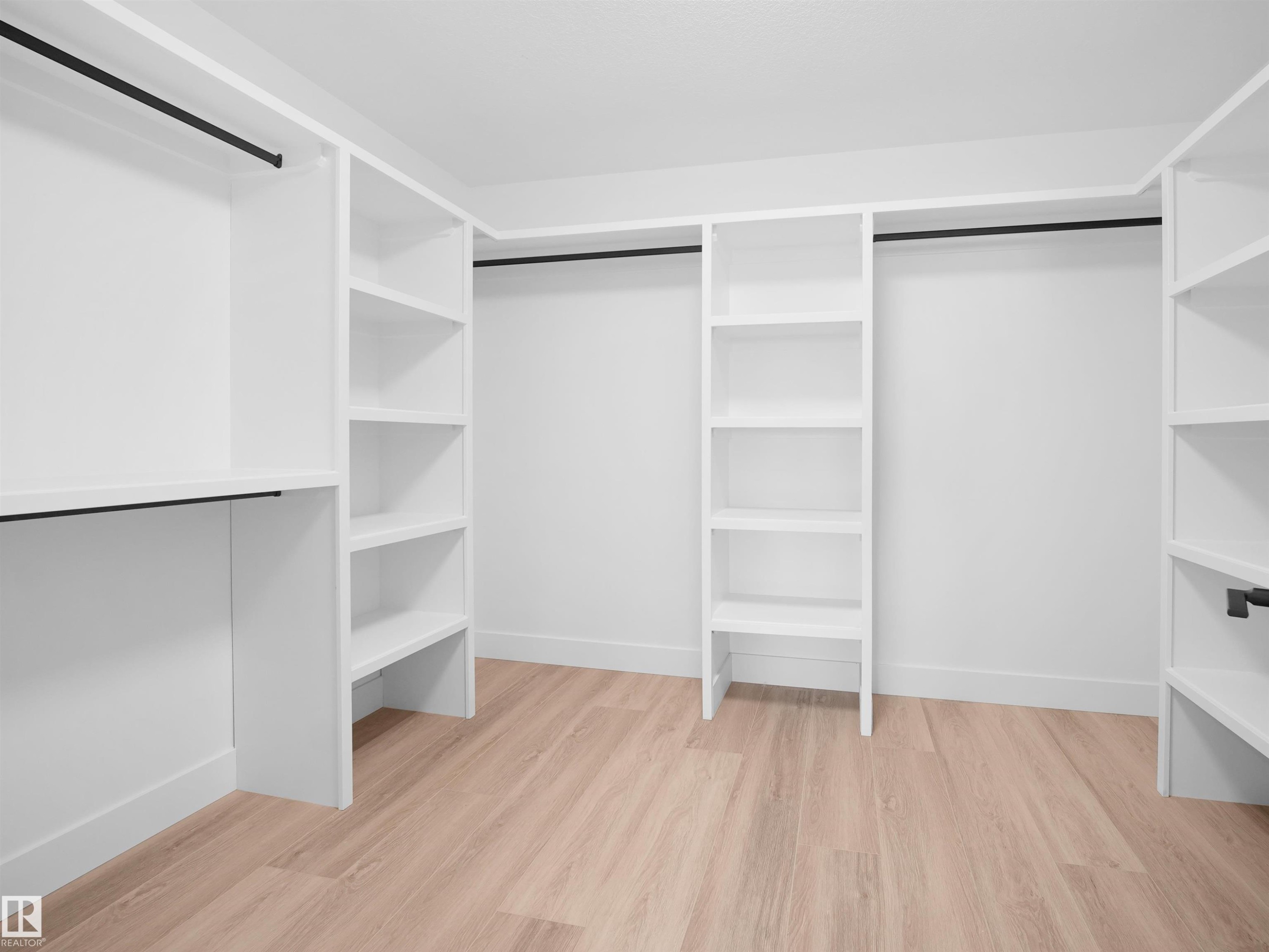 












6907 169 Avenue

,
Edmonton,




AB
T5Z 0H2

