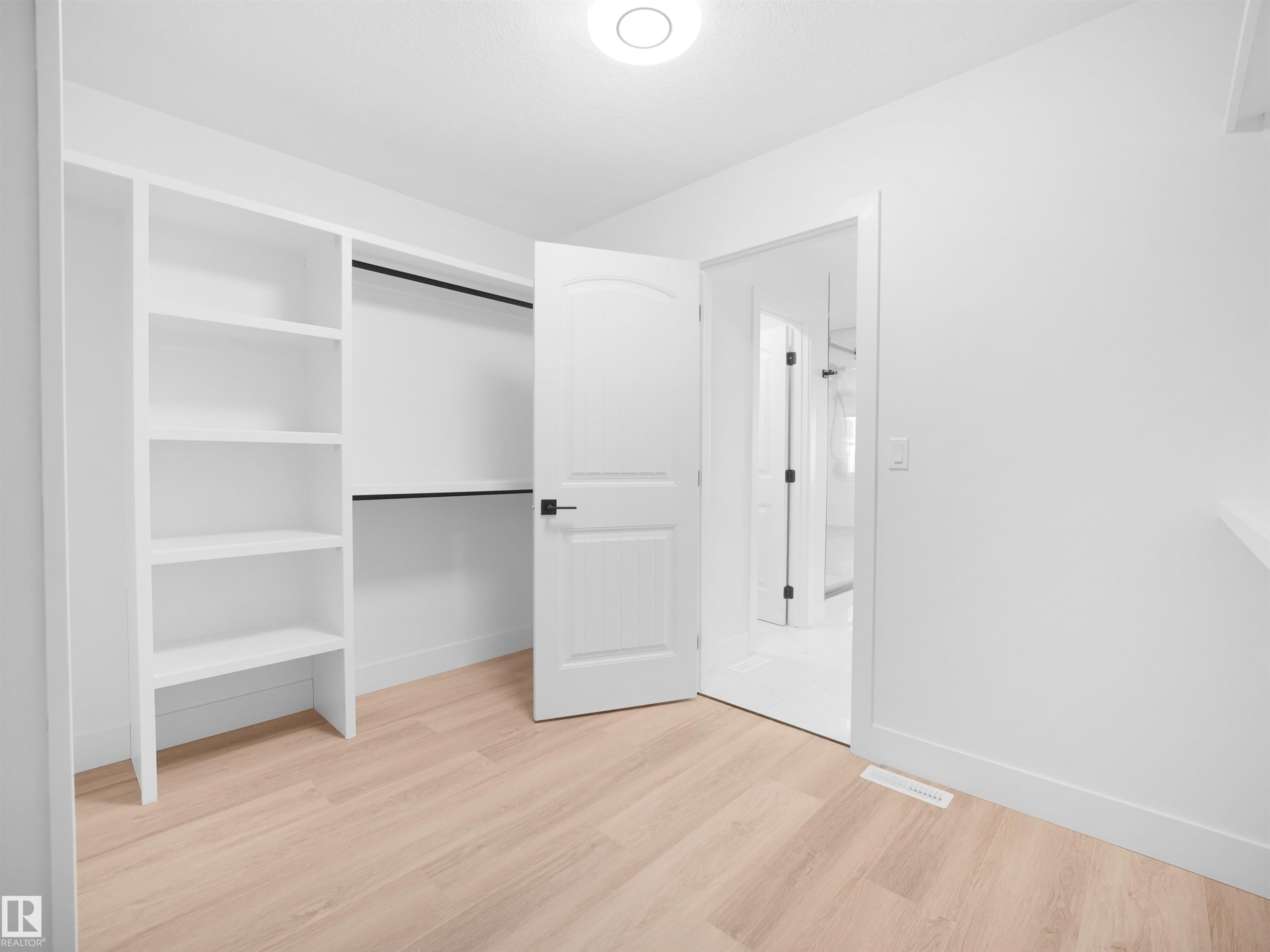 












6907 169 Avenue

,
Edmonton,




AB
T5Z 0H2

