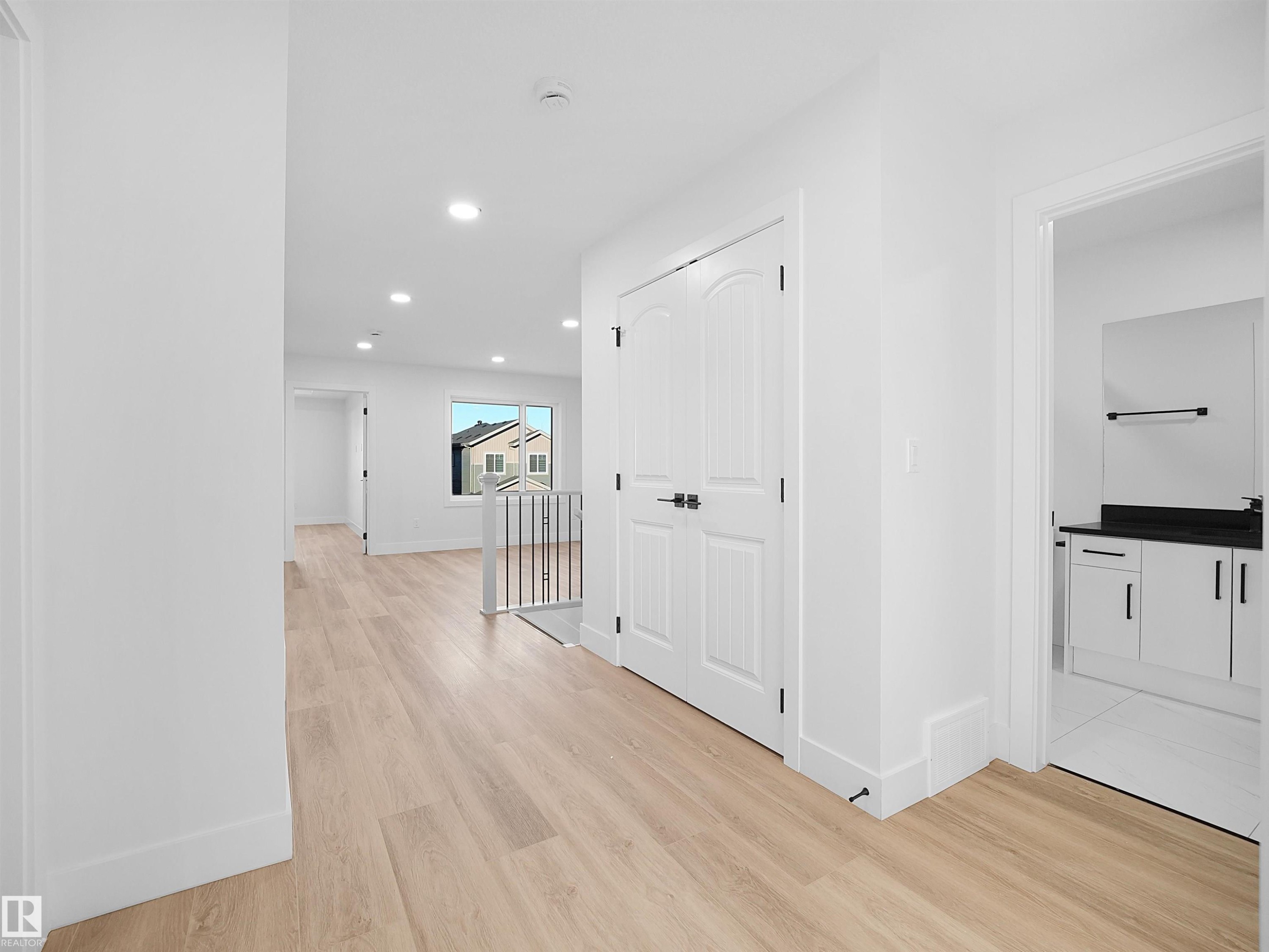 












6907 169 Avenue

,
Edmonton,




AB
T5Z 0H2

