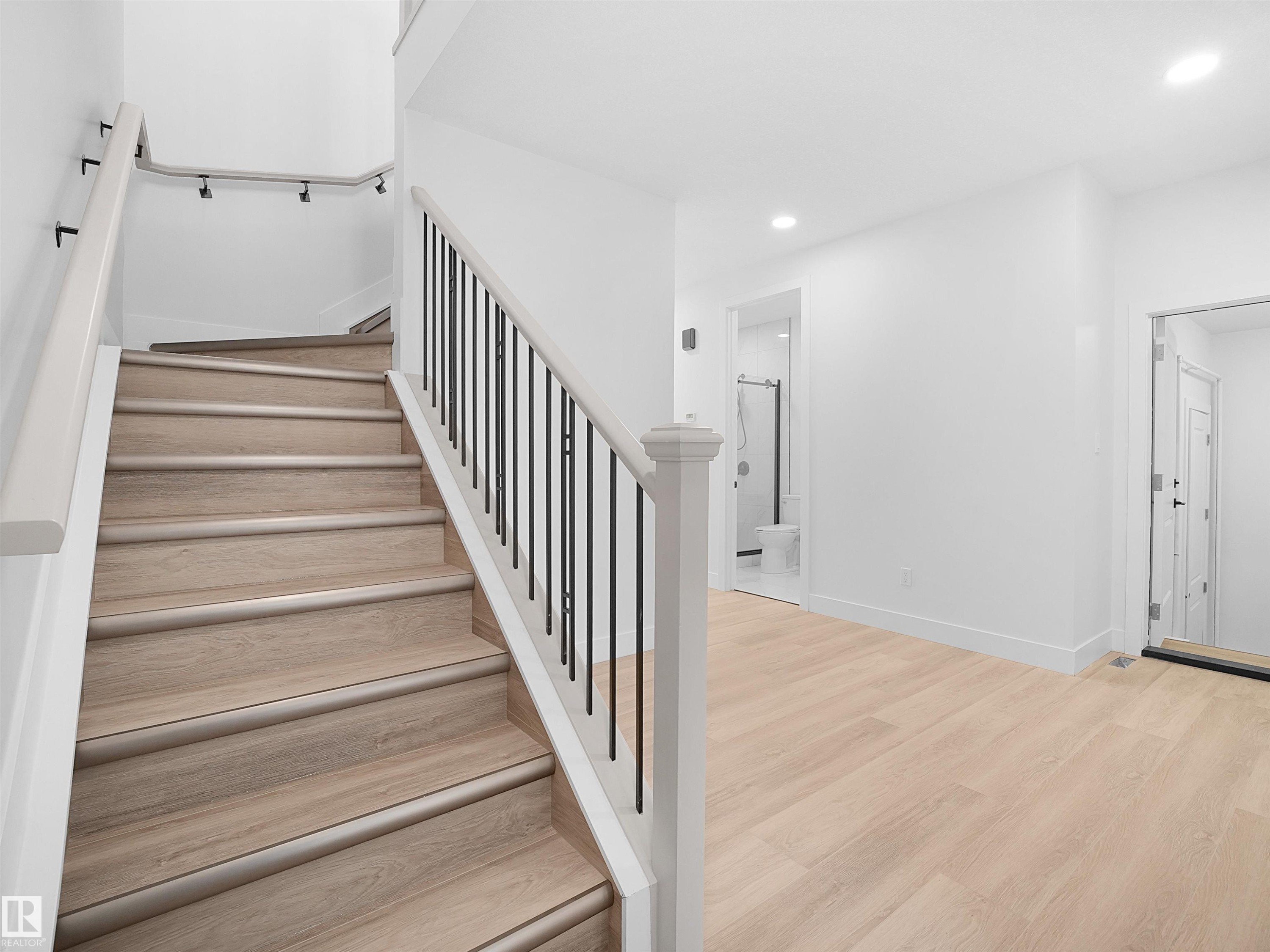 












6907 169 Avenue

,
Edmonton,




AB
T5Z 0H2

