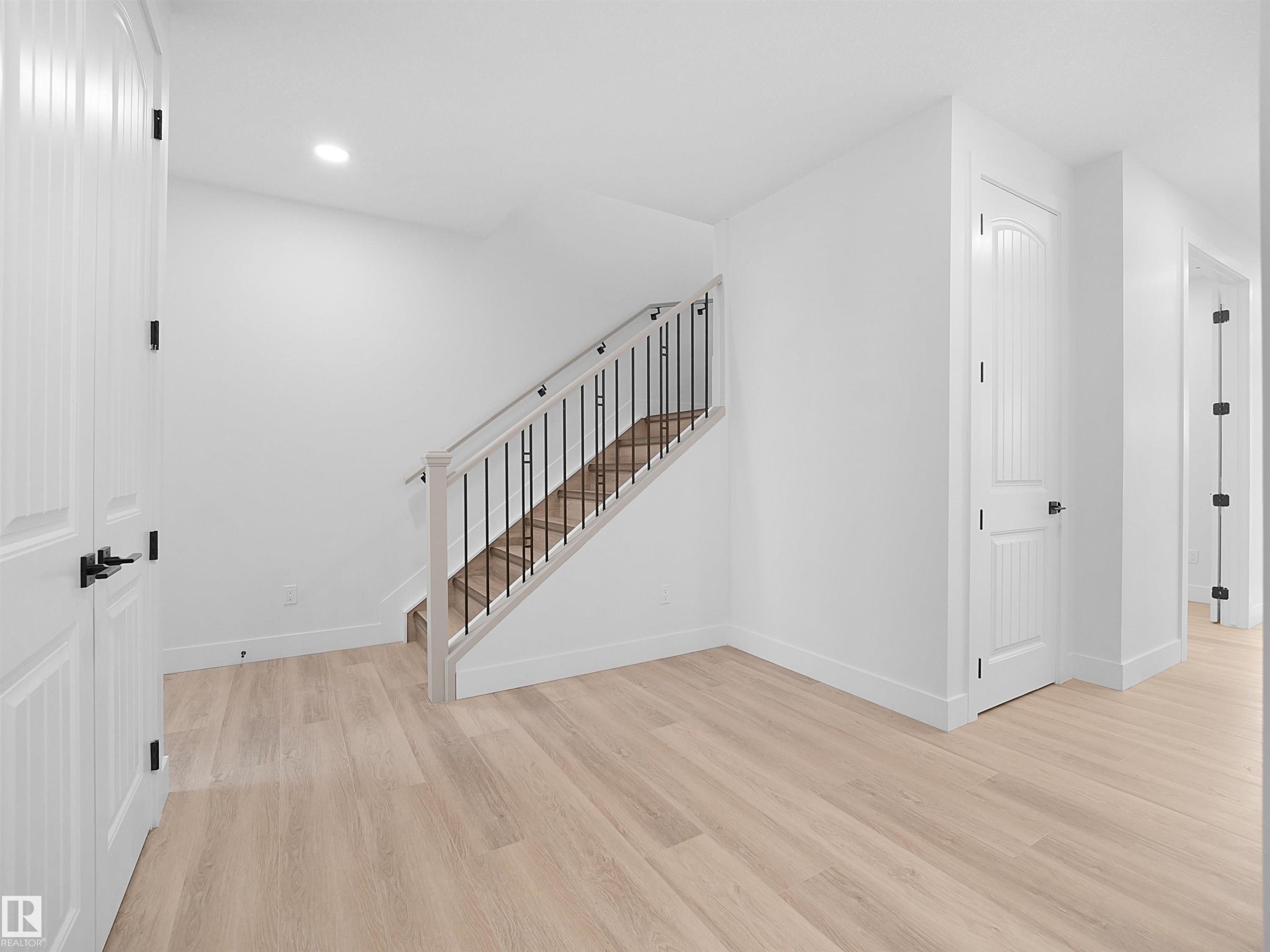 












6907 169 Avenue

,
Edmonton,




AB
T5Z 0H2

