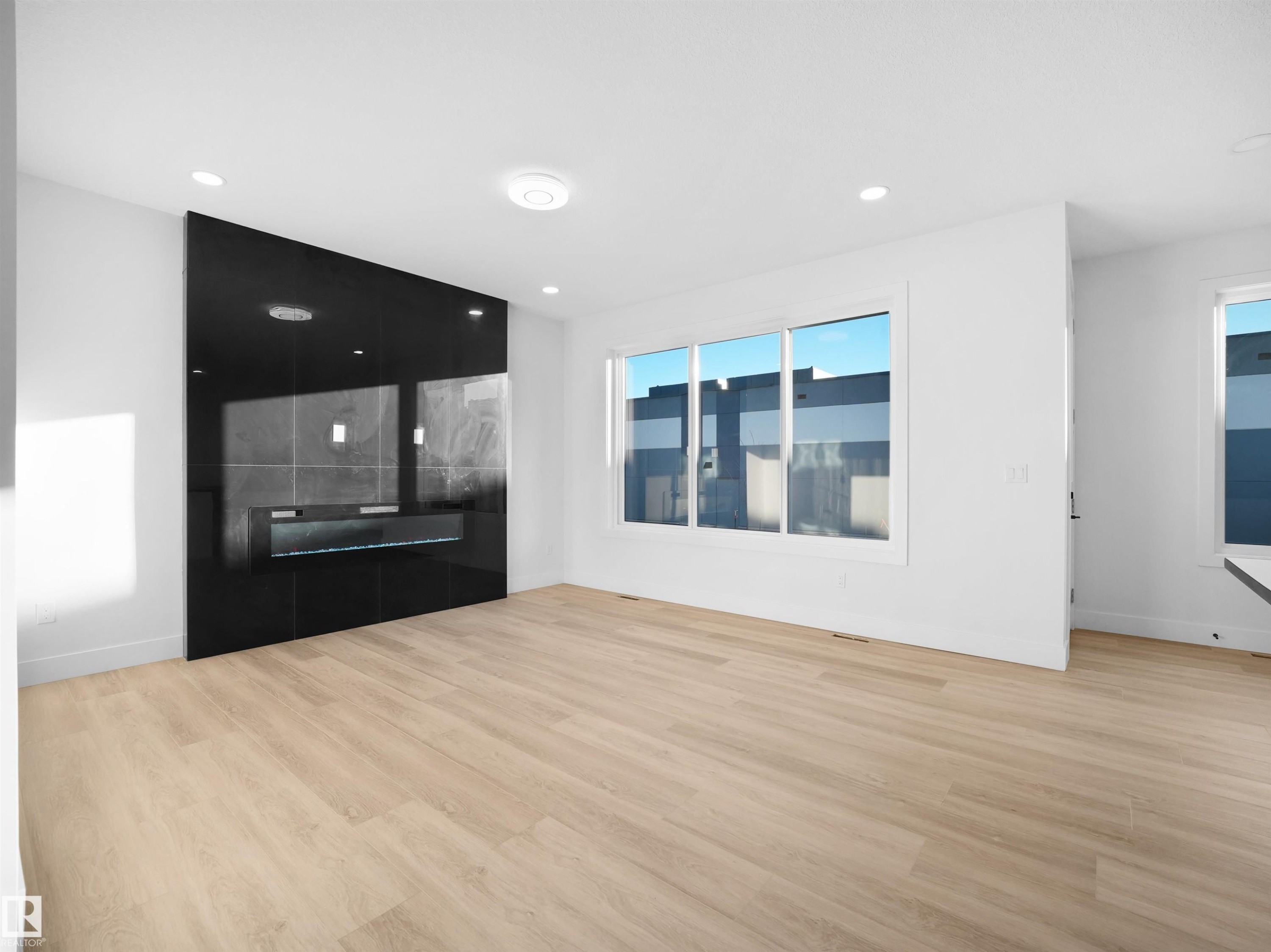 












6907 169 Avenue

,
Edmonton,




AB
T5Z 0H2

