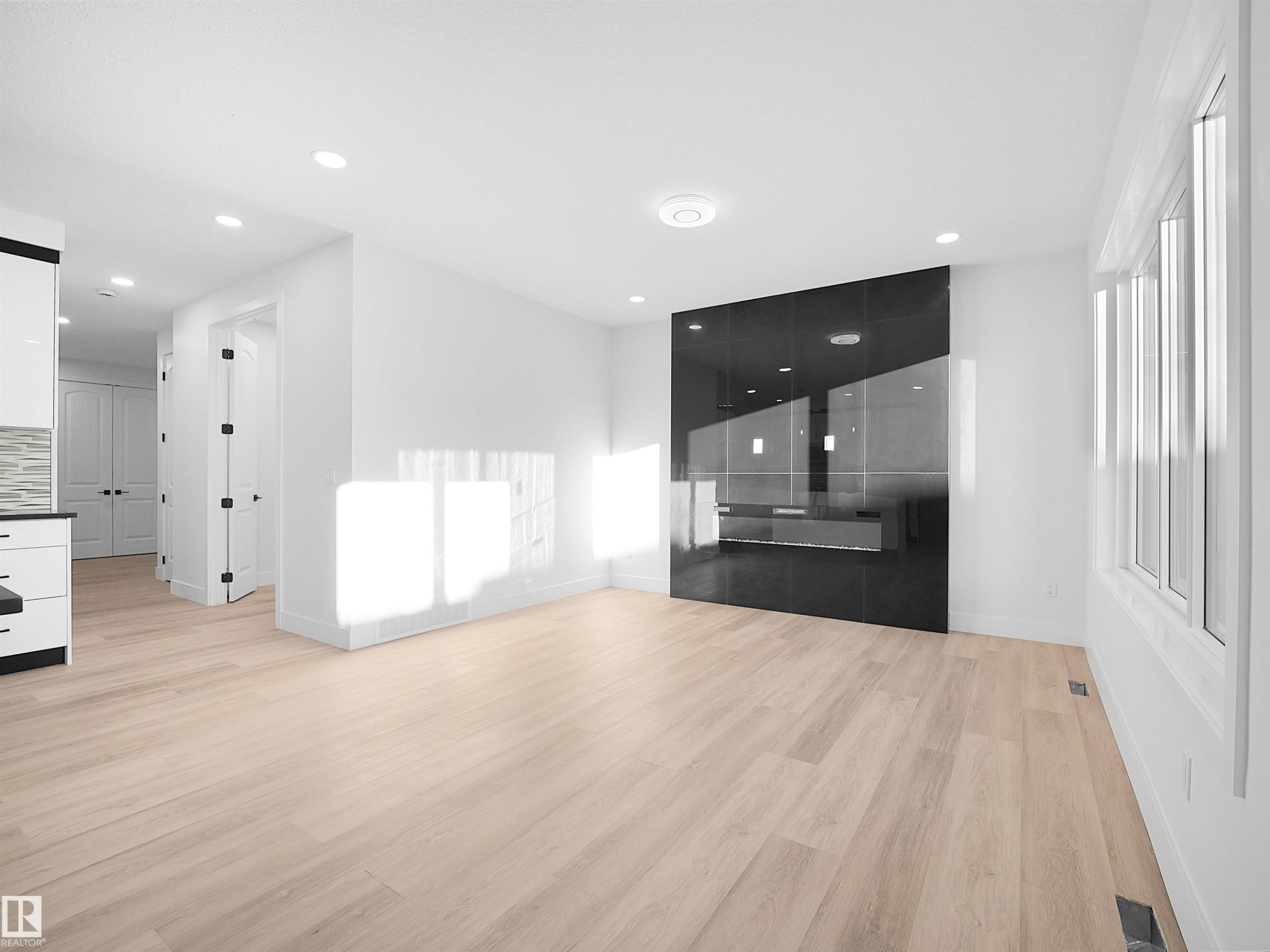 












6907 169 Avenue

,
Edmonton,




AB
T5Z 0H2

