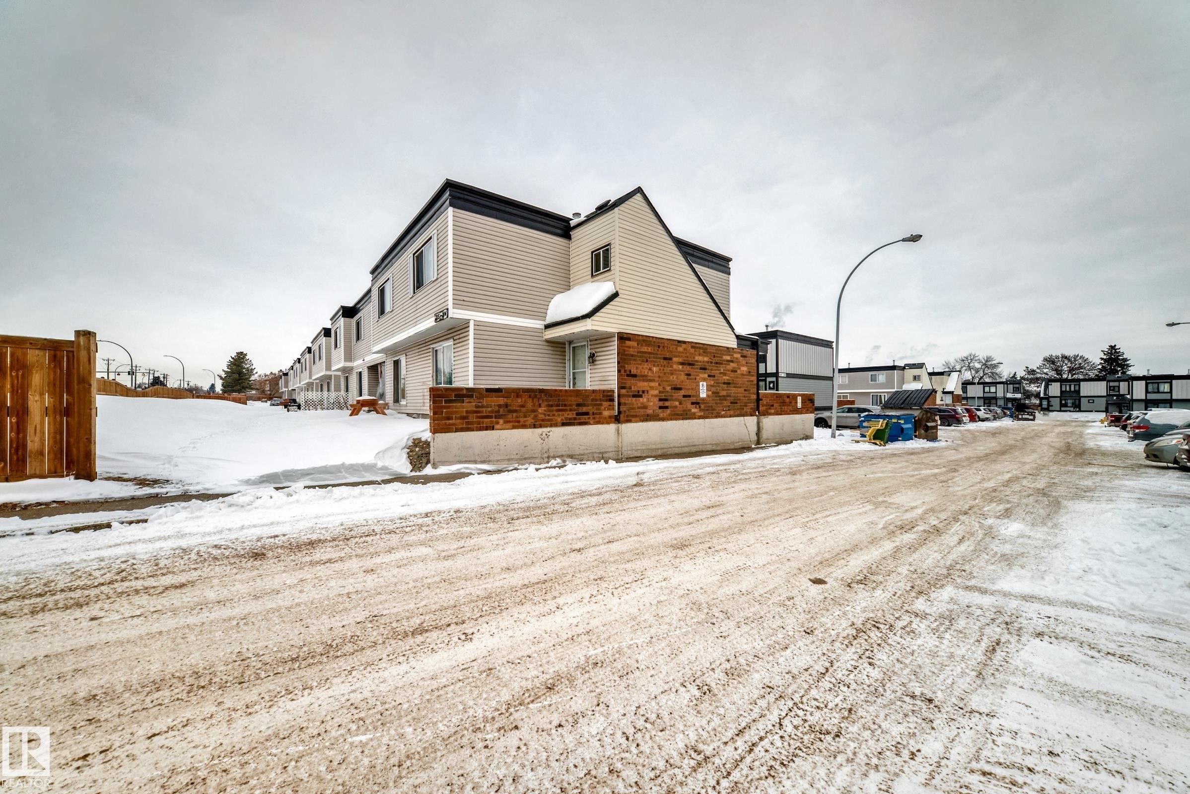 












208 11421 34 Street

,
Edmonton,




AB
T5W 5J7

