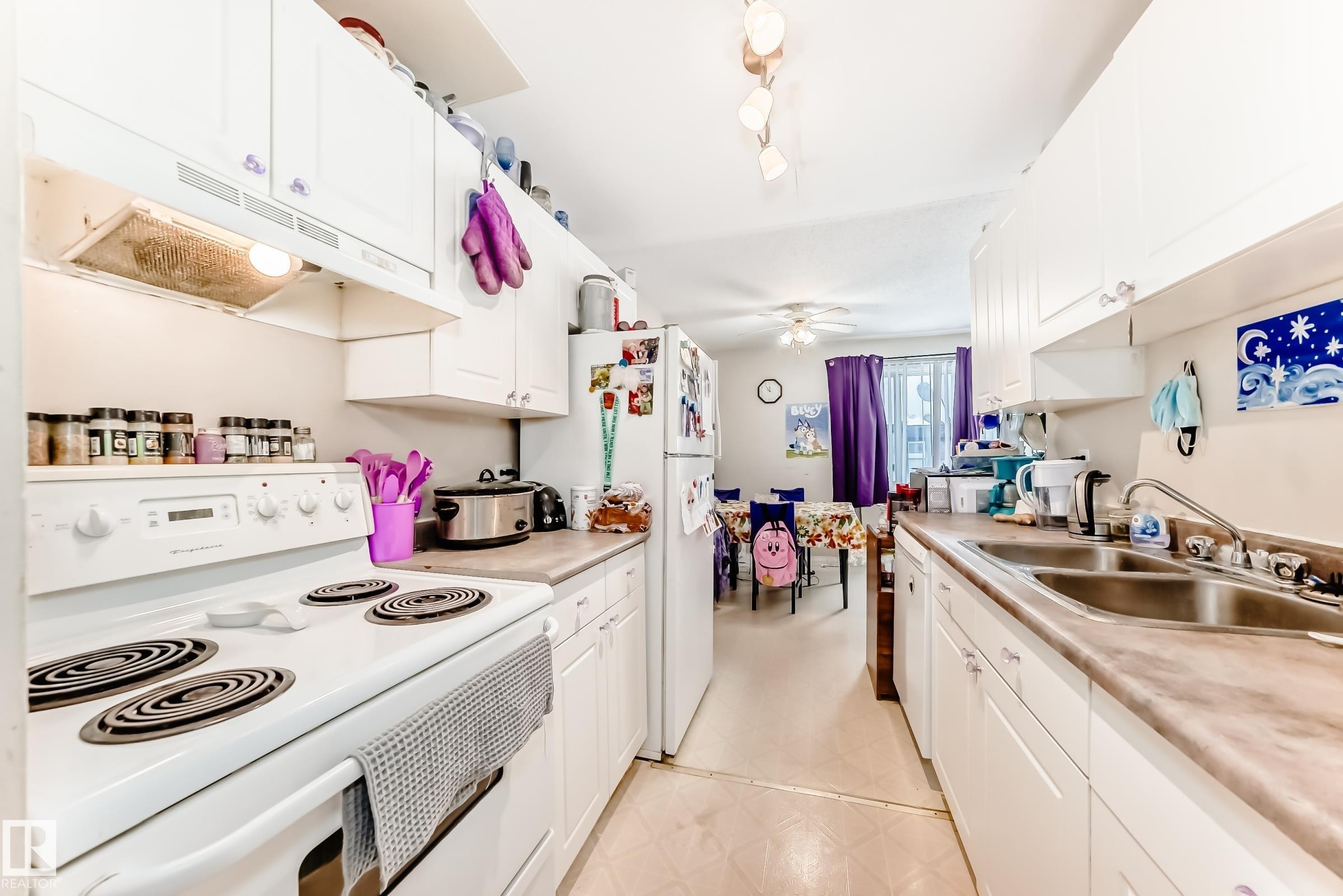 












208 11421 34 Street

,
Edmonton,




AB
T5W 5J7

