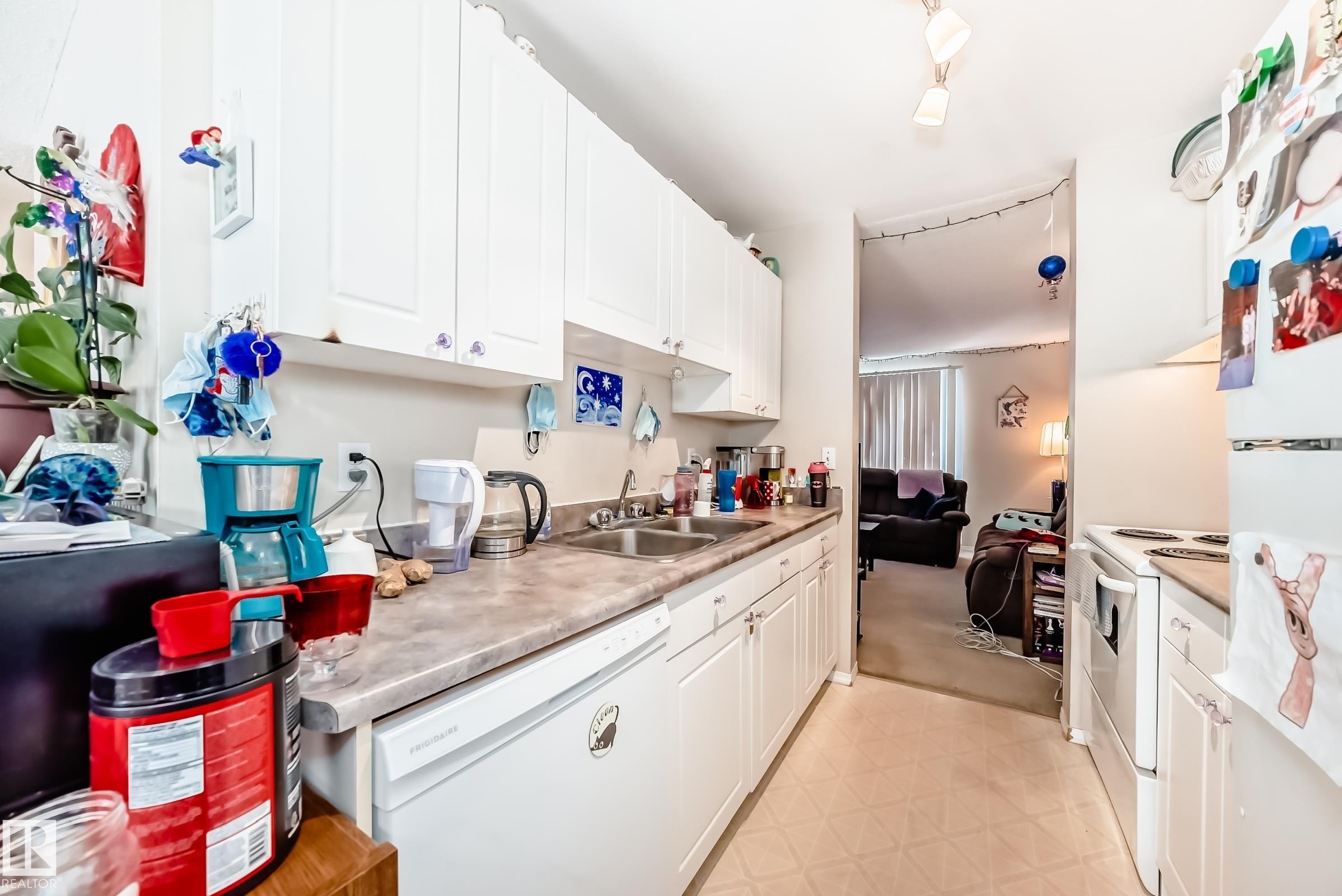 












208 11421 34 Street

,
Edmonton,




AB
T5W 5J7

