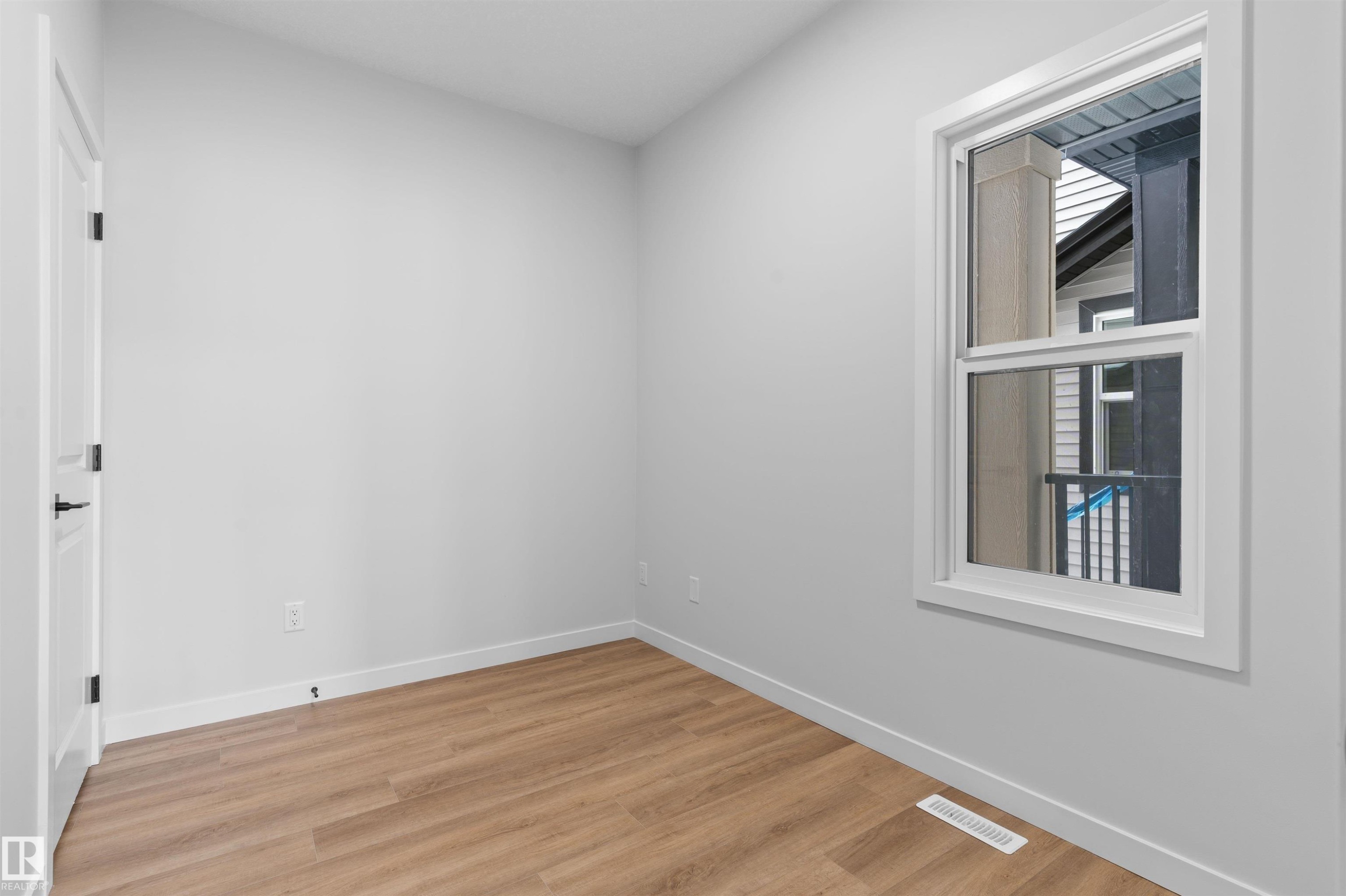 












116 25 Street

,
Edmonton,




AB
T6X 3K3

