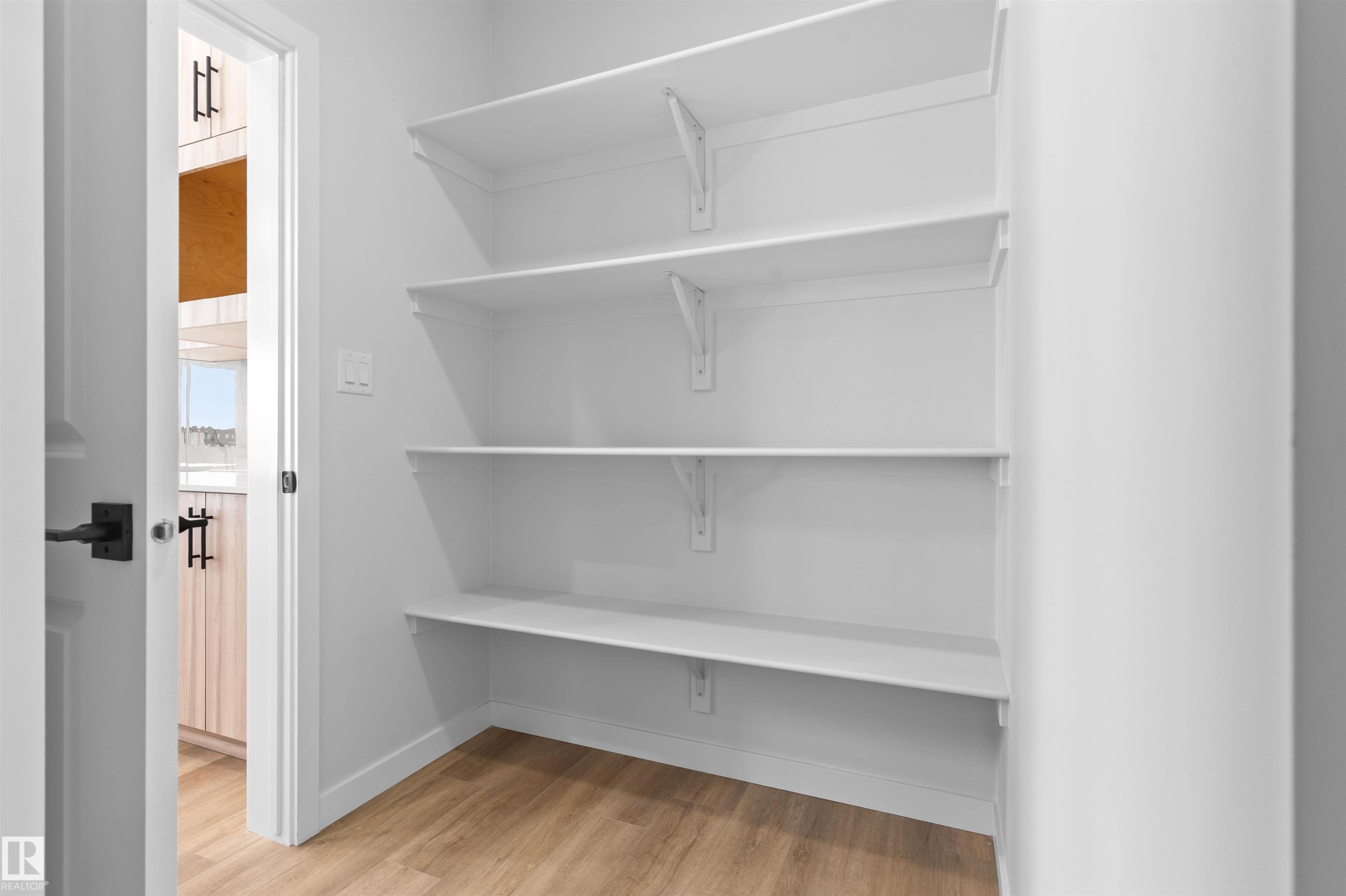 












116 25 Street

,
Edmonton,




AB
T6X 3K3

