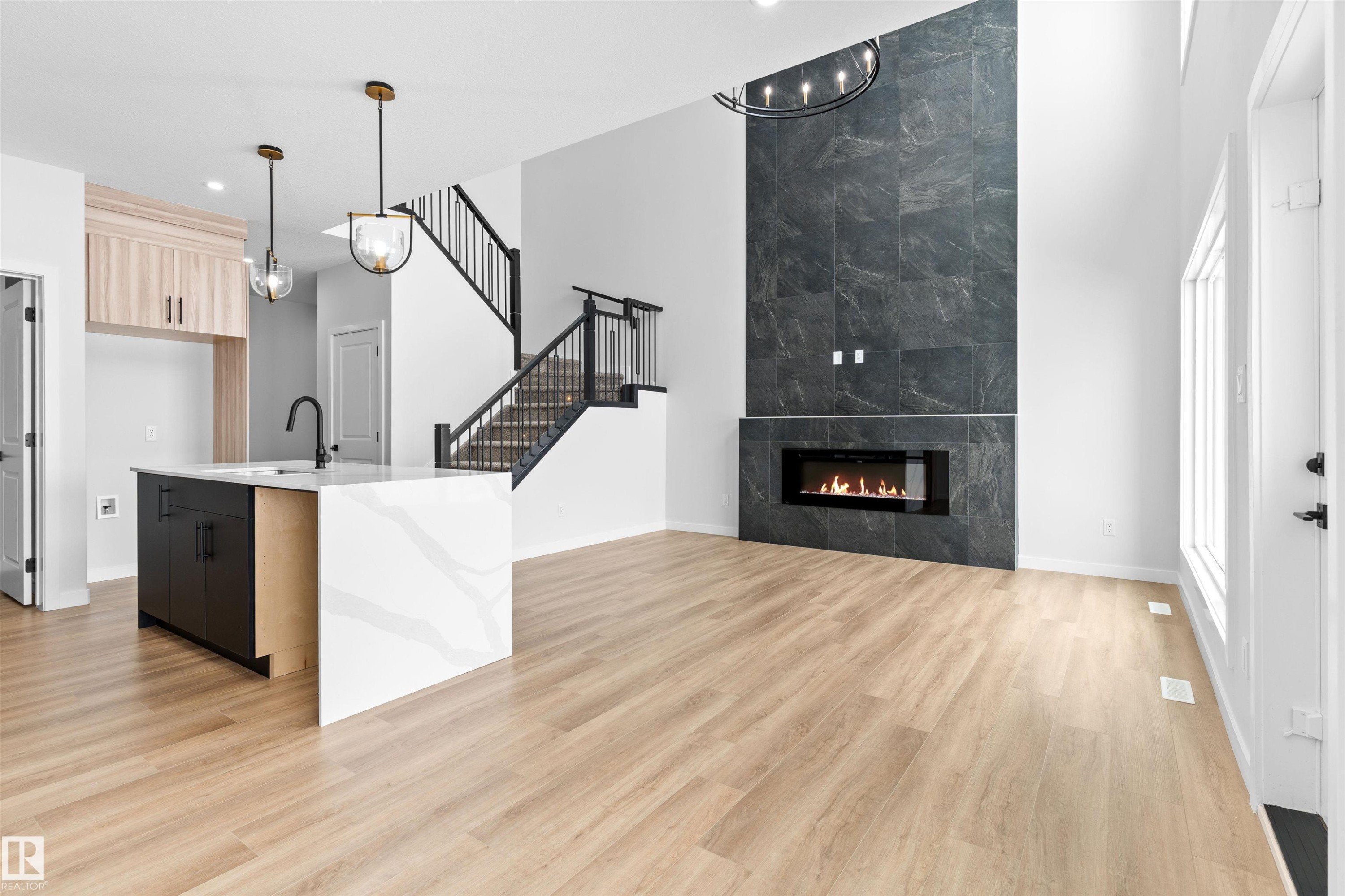 












116 25 Street

,
Edmonton,




AB
T6X 3K3

