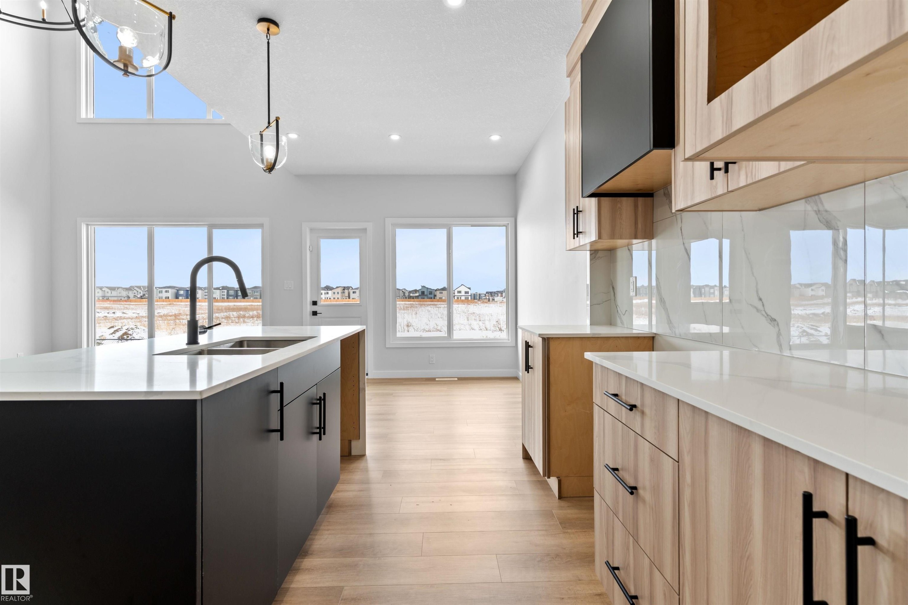 












116 25 Street

,
Edmonton,




AB
T6X 3K3

