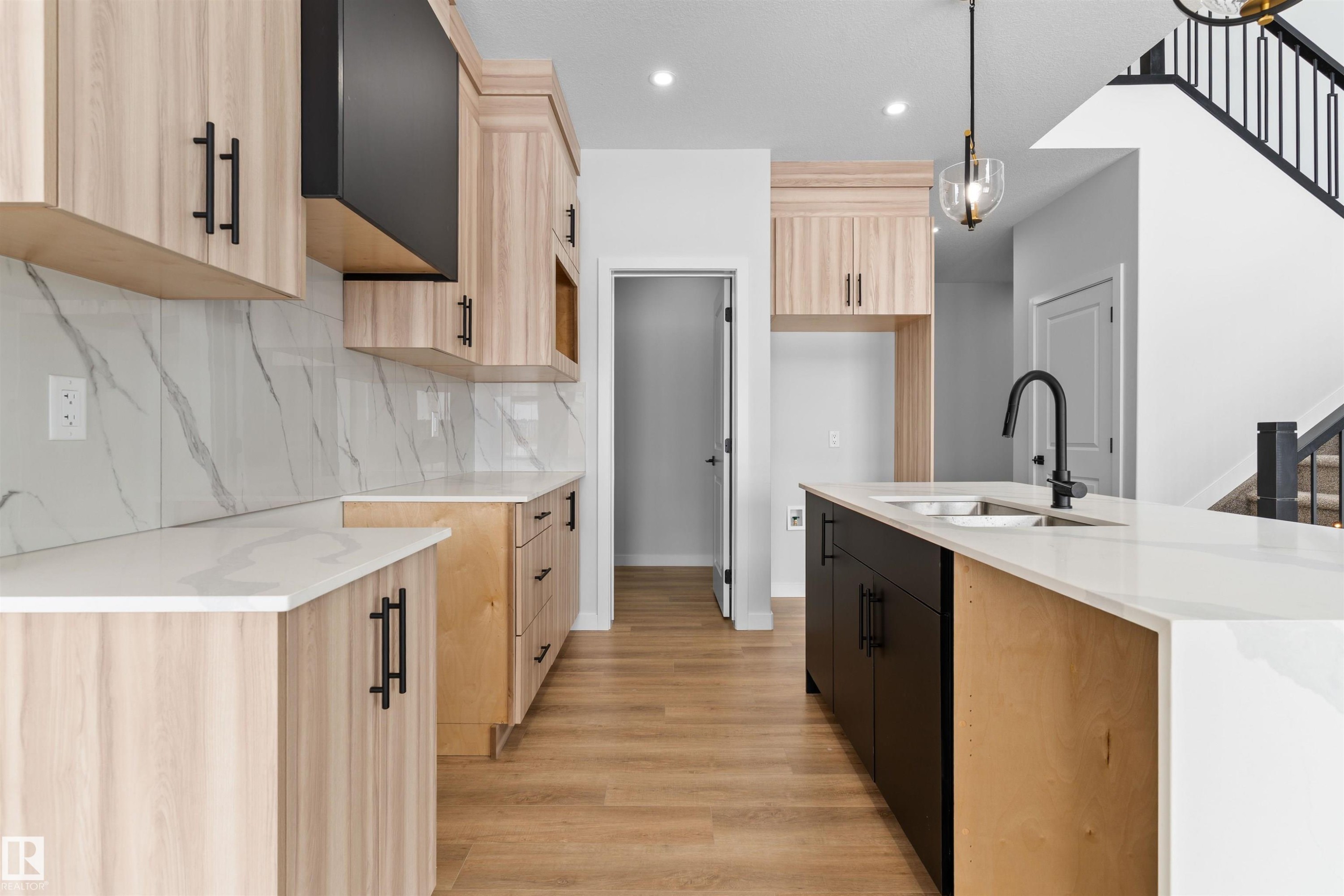 












116 25 Street

,
Edmonton,




AB
T6X 3K3

