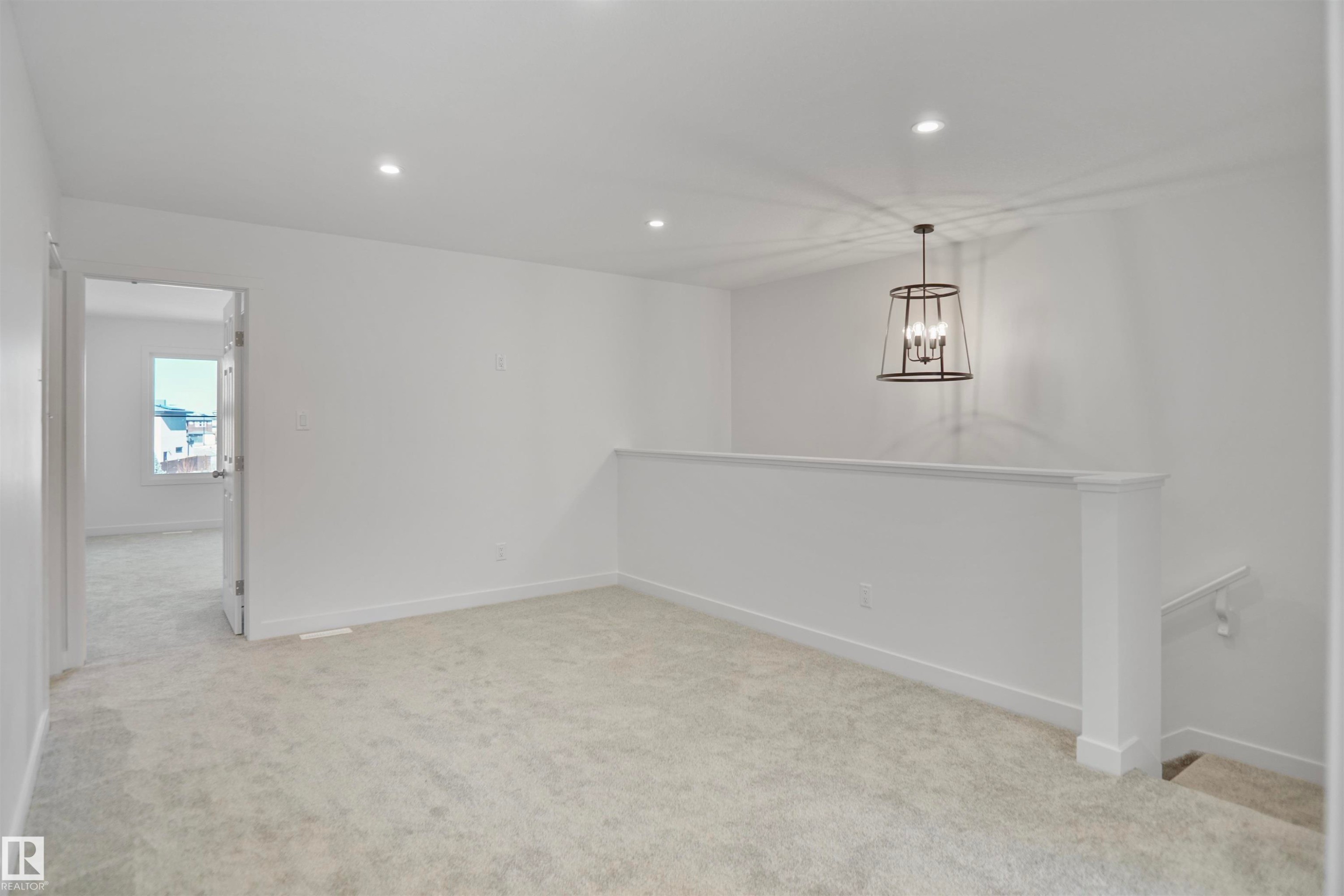 












8464 183 Avenue

,
Edmonton,




AB
T5Z 0L5

