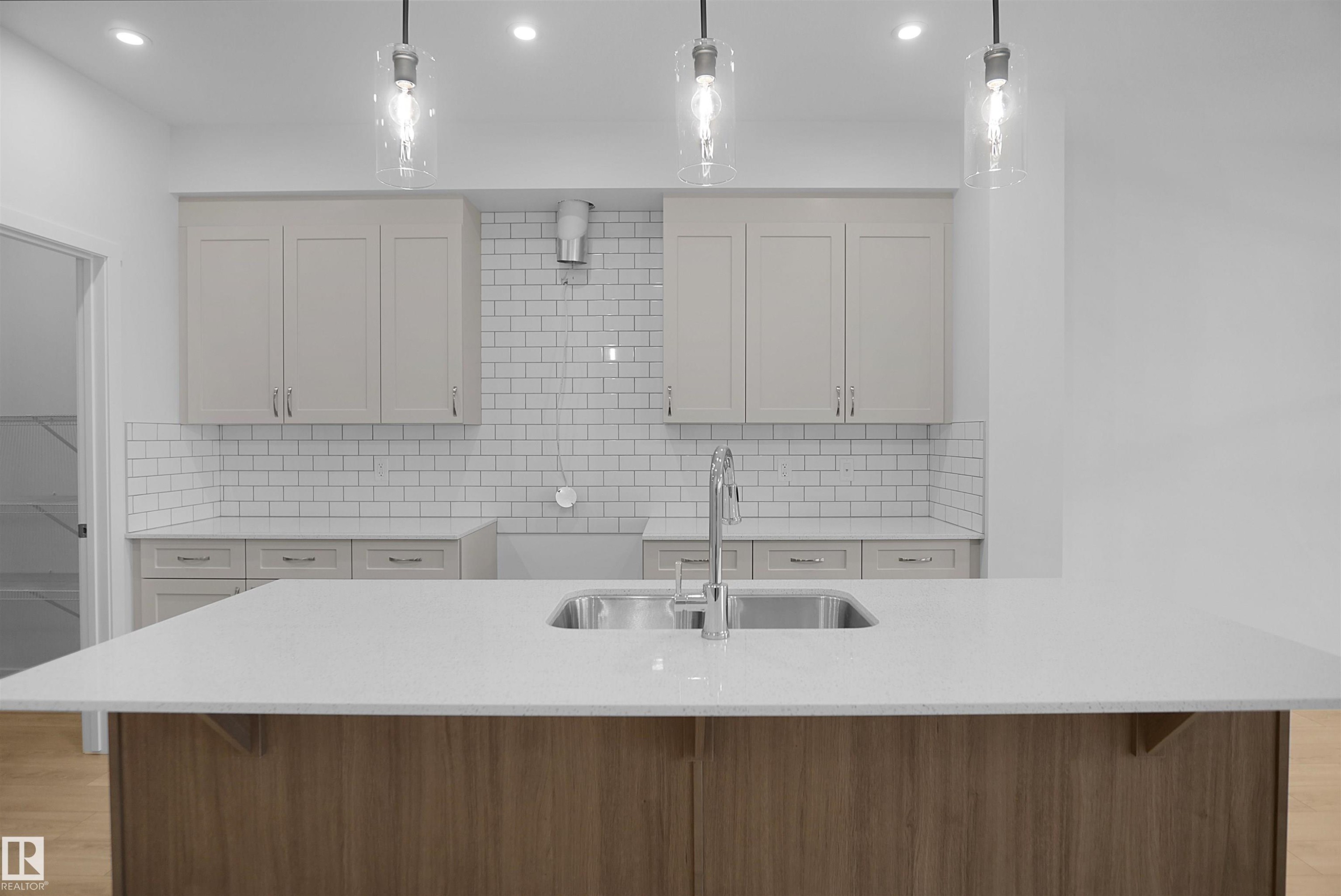 












1173 SOUTH CREEK Wynd

,
Stony Plain,




AB
T7Z 0M1

