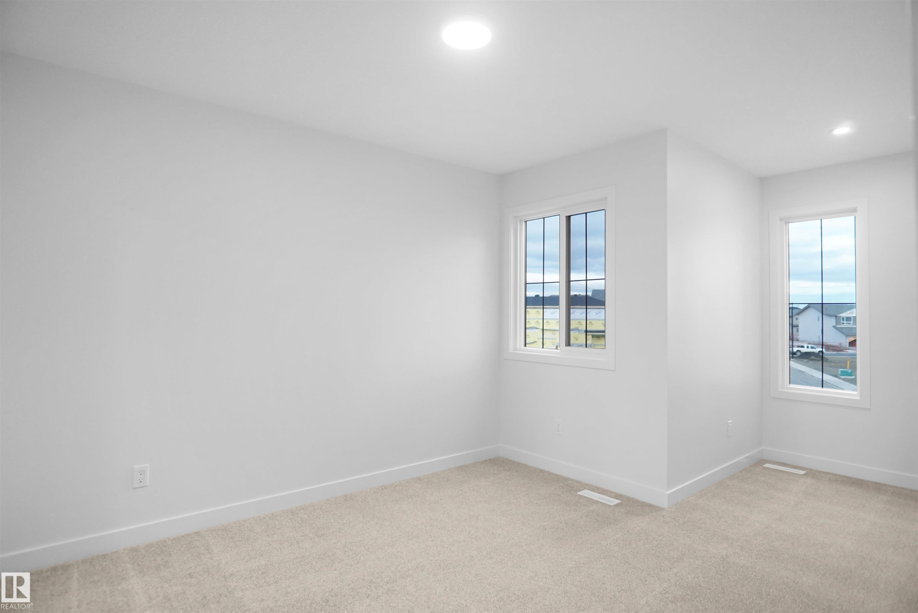 












1173 SOUTH CREEK Wynd

,
Stony Plain,




AB
T7Z 0M1

