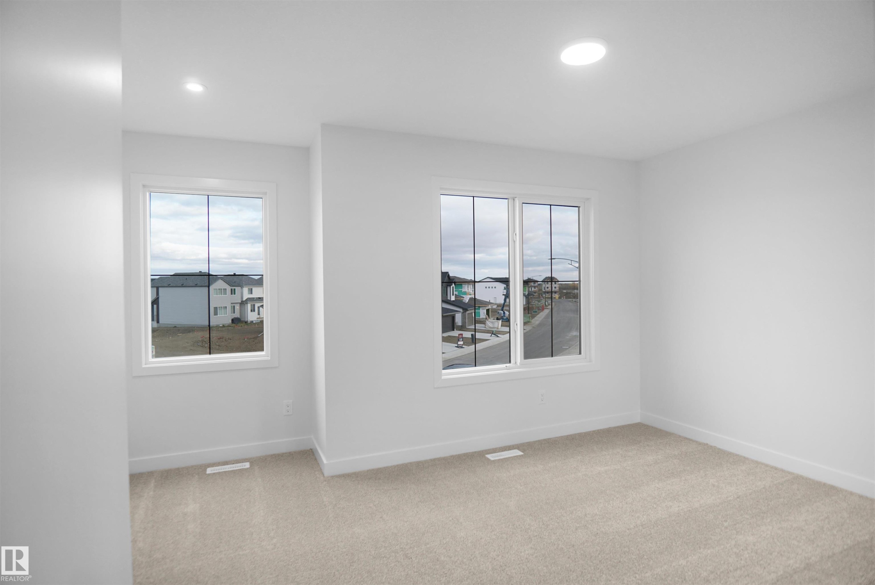 












1173 SOUTH CREEK Wynd

,
Stony Plain,




AB
T7Z 0M1

